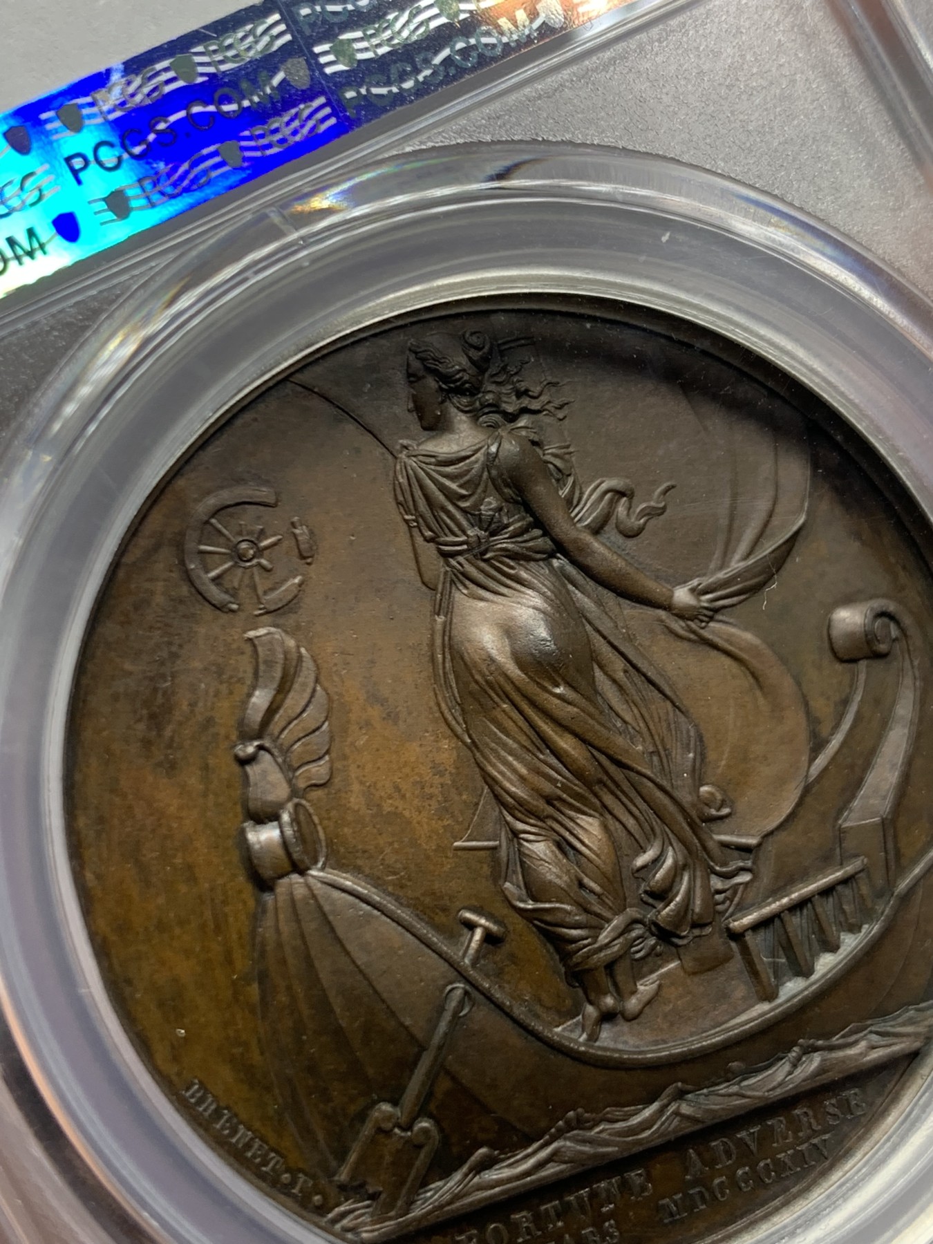 《竞宝斋》第260场-周日，周一，周二 3场连拍 (全场包邮) 唯一冠军分 PCGS SP64 法国1814年拿破仑一世巴黎之战原铸铜章 背面幸运女神站在一艘即将沉没的战船随之慢慢下沉 暗示是役巴黎的陷落 拿破仑帝国的崩溃 充满了哀伤的气息