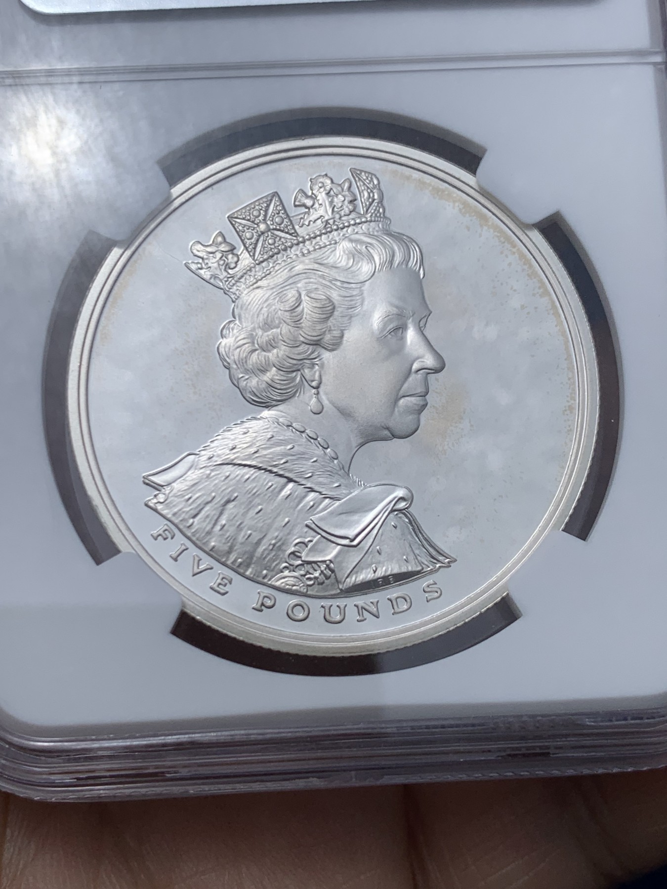 《竞宝斋》第260场-周日，周一，周二 3场连拍 (全场包邮) NGC PF69UC 英国 2002年 女王伊丽莎白二世在位50周年 5镑 精制 银币