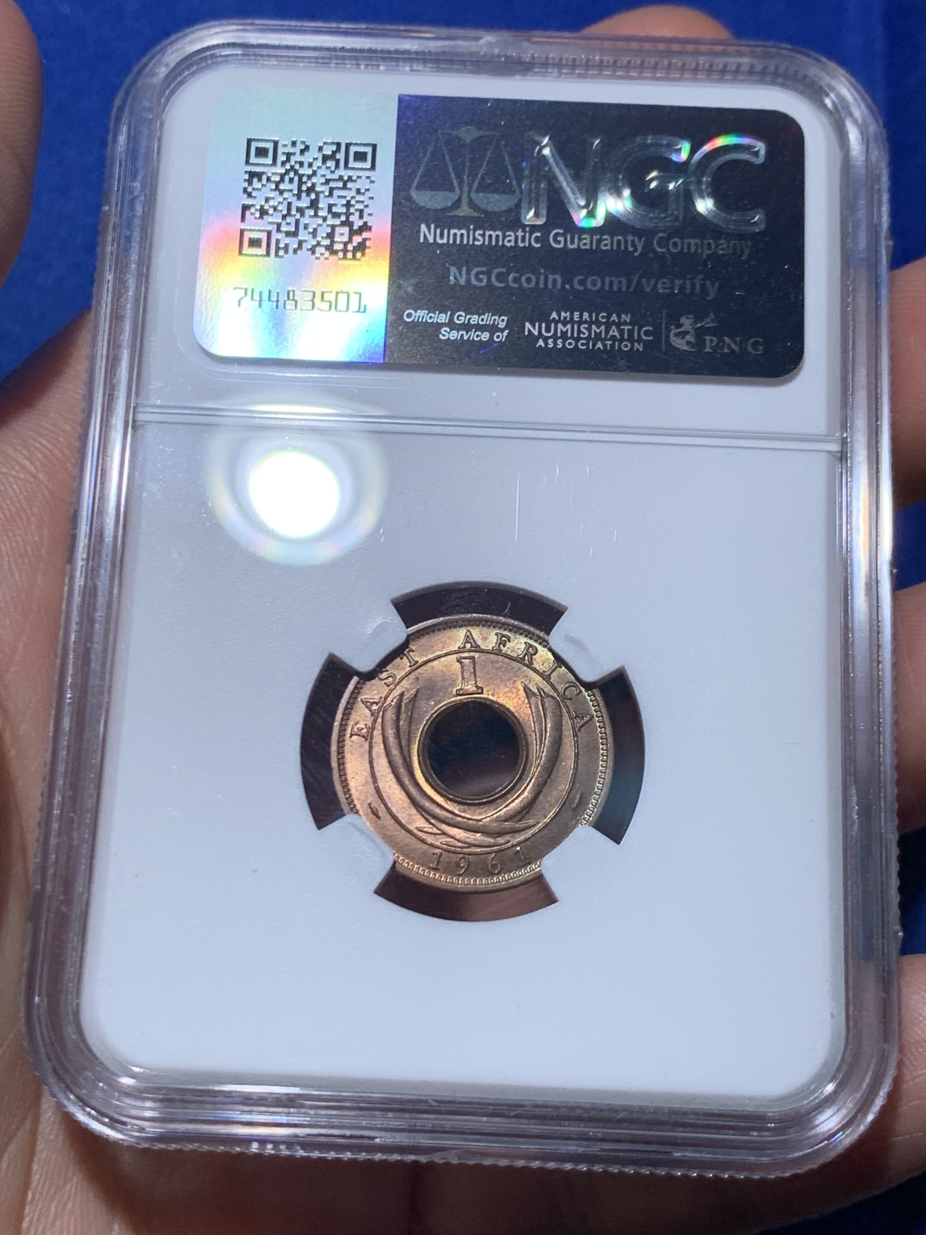 《竞宝斋》第260场-周日，周一，周二 3场连拍 (全场包邮) 两枚一组 NGC MS63/MS64RB 英属东非1911/1961年1分中孔币，从乔治五世东非乌干达保护地到伊丽莎白二世东非殖民地，相隔半个世纪的相遇