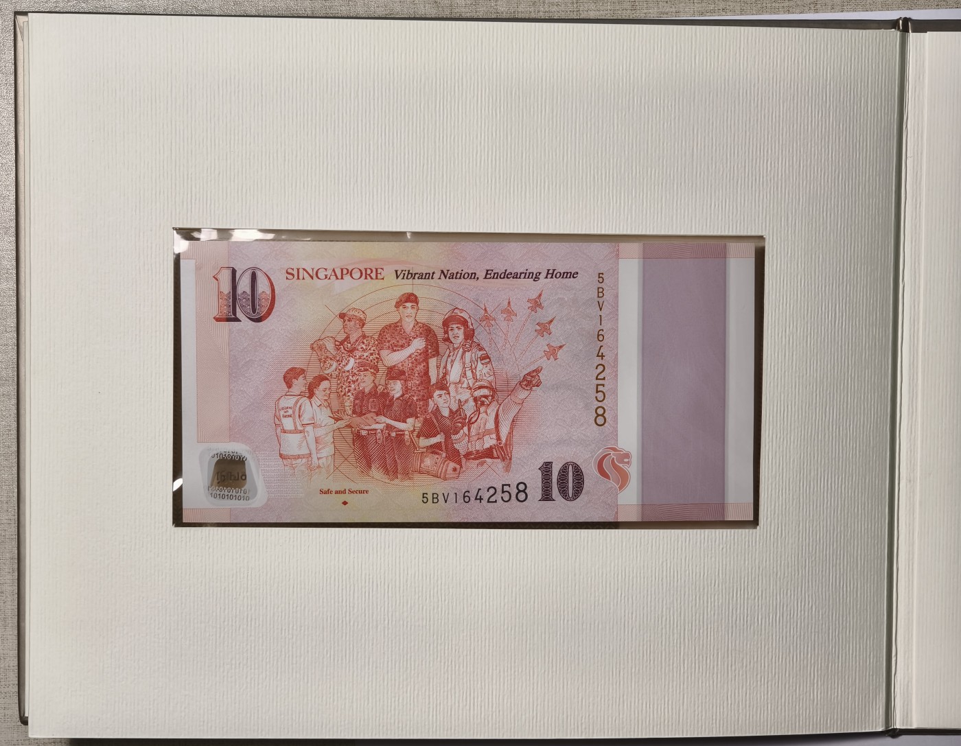 紫瑗钱币——第341期拍卖——纸币场 新加坡 2015年 建国50周年 纪念钞 10 50元 一套2枚 共60新币 原册 UNC