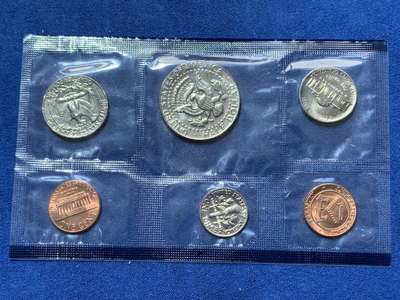 《竞宝斋》第260场-周日，周一，周二 3场连拍 (全场包邮) 两套一组 美国1984年六枚装精制套币