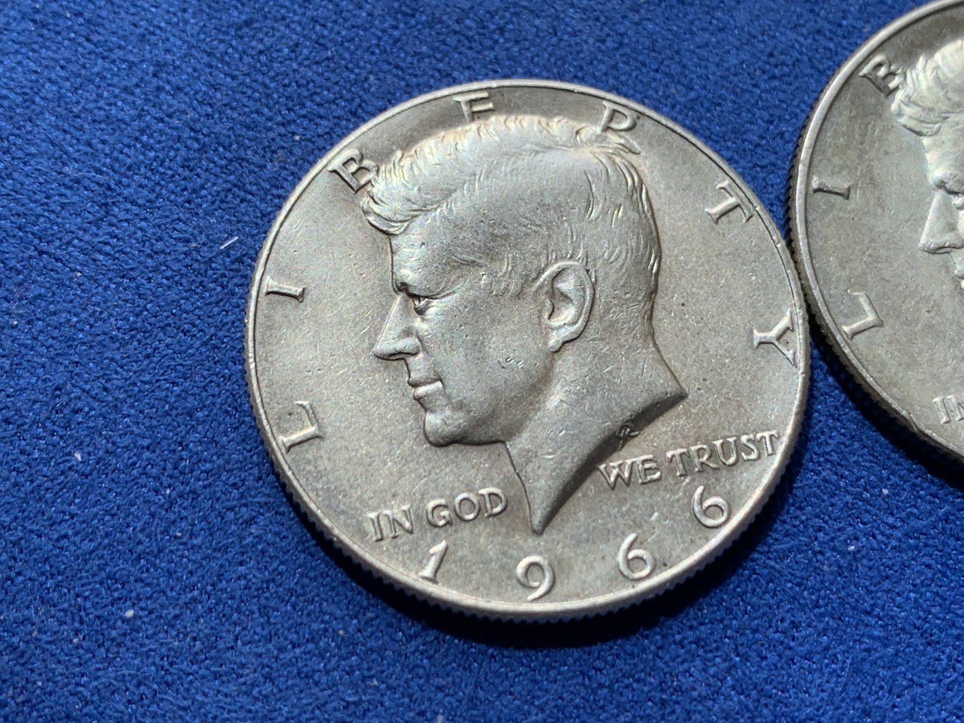 《竞宝斋》第260场-周日，周一，周二 3场连拍 (全场包邮) 两枚一组 美国肯尼迪银币 1966年+1969年