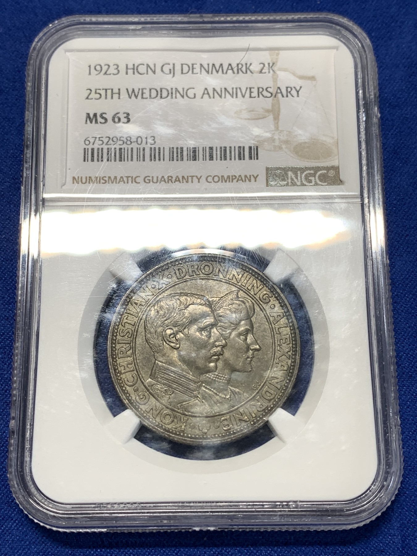 《竞宝斋》第260场-周日，周一，周二 3场连拍 (全场包邮) NGC MS63 丹麦王国克里斯坦十世1923年银婚纪念2克朗银币，欧洲老油彩，N对包浆币一般降分处理，换P大概率加分，发行量仅20.3万枚