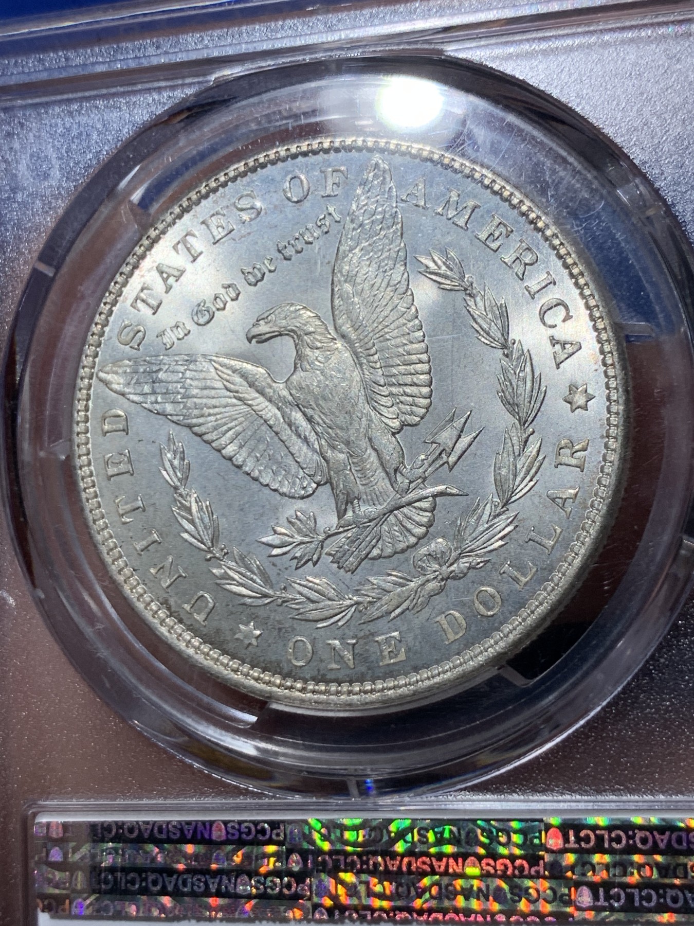 《竞宝斋》第260场-周日，周一，周二 3场连拍 (全场包邮) PCGS MS65 1896年美国摩根银币。少见年份，65分存量是常见1880，1921等的十分之一左右，和不少1880年代CC厂的65分数量相近。此枚淡黄包浆美不胜收