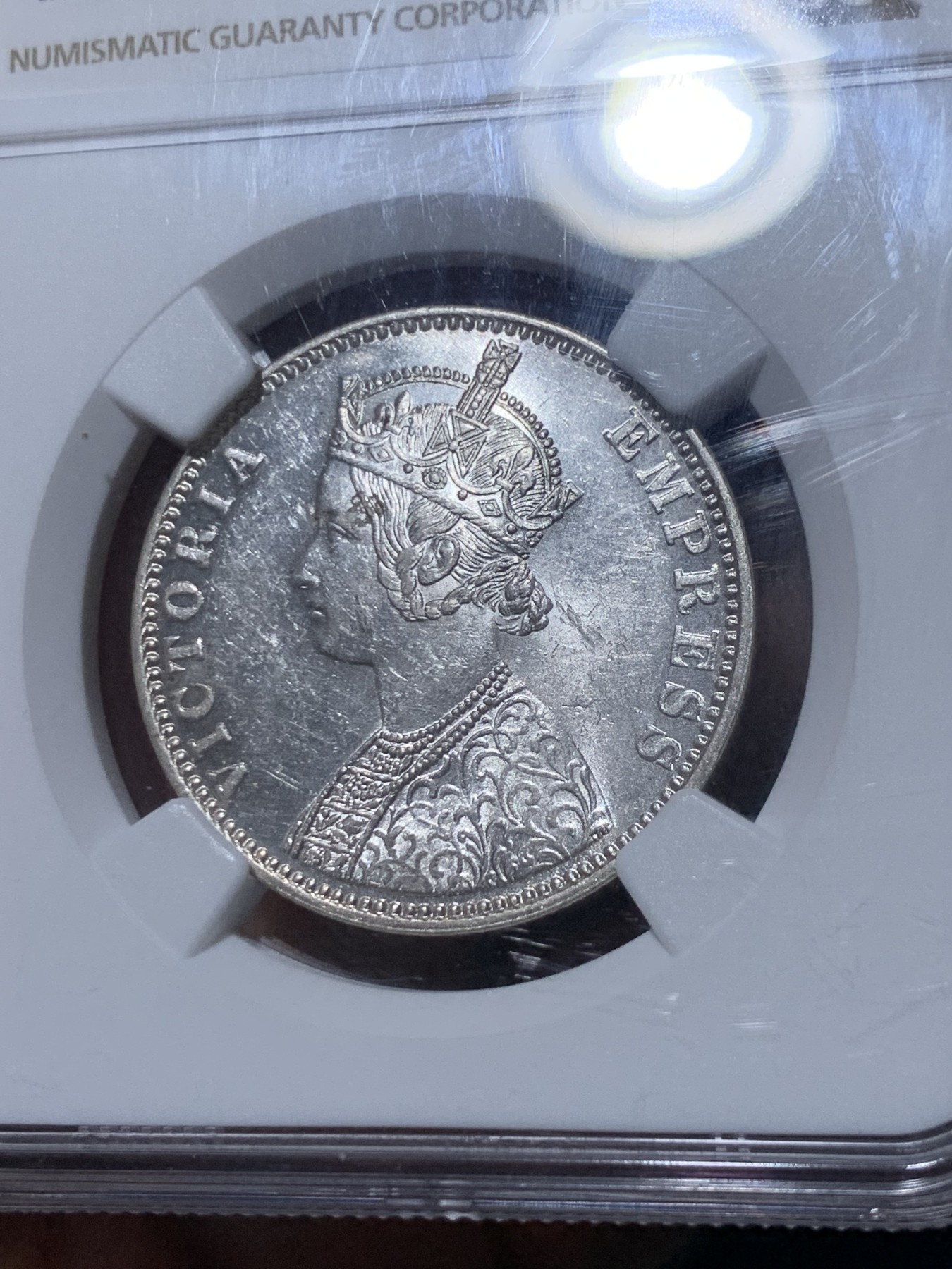 《竞宝斋》第260场-周日，周一，周二 3场连拍 (全场包邮) NGC MS61 英属印度1901B小维卢比银币