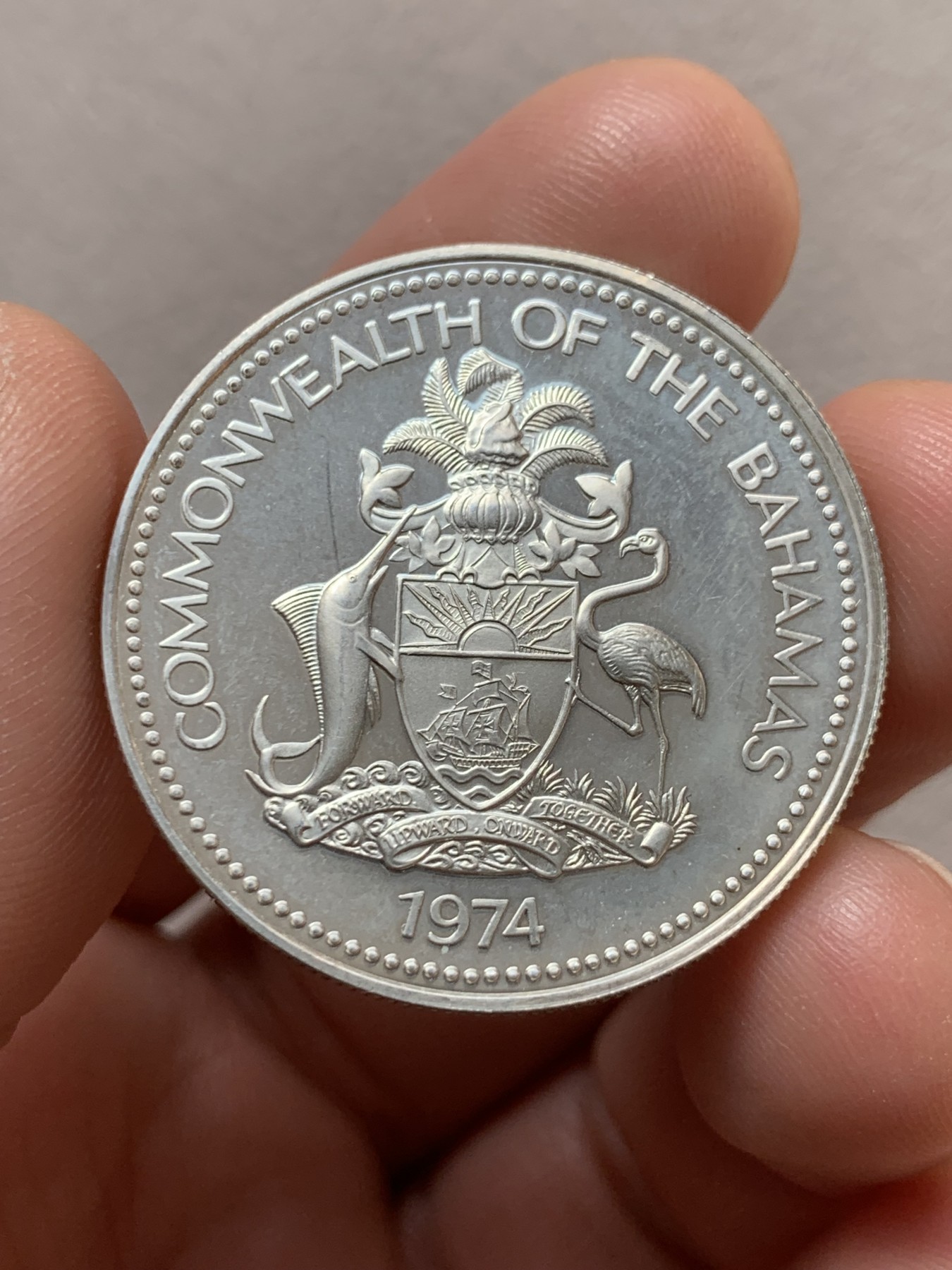 《竞宝斋》第260场-周日，周一，周二 3场连拍 (全场包邮) 1974年巴哈马海螺精制银币