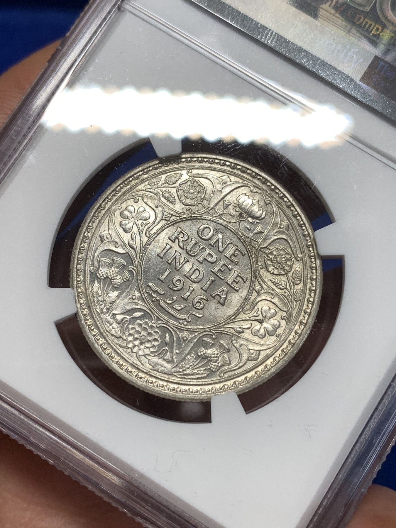 《竞宝斋》第260场-周日，周一，周二 3场连拍 (全场包邮) NGC UNC 印度1916C乔治五世1卢比银币