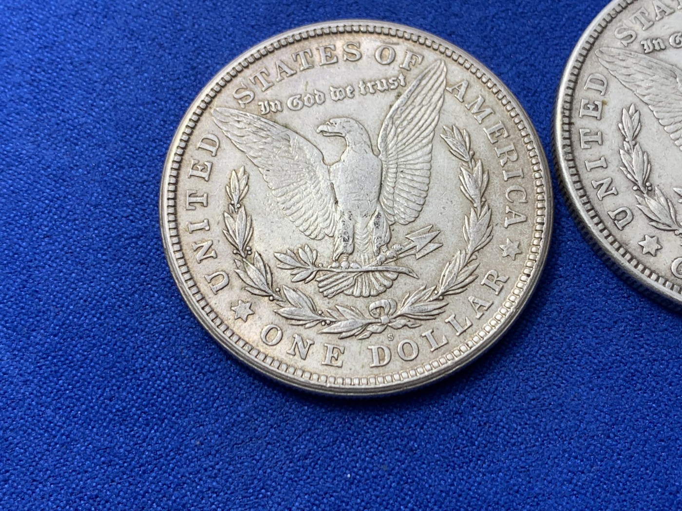 《竞宝斋》第260场-周日，周一，周二 3场连拍 (全场包邮) 两枚一组 美国1921年摩根银币 原味品