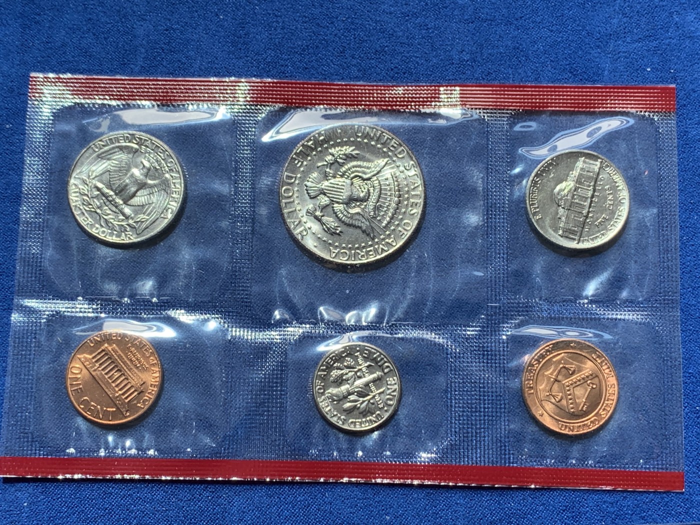 《竞宝斋》第260场-周日，周一，周二 3场连拍 (全场包邮) 两套一组 美国1984年六枚装精制套币