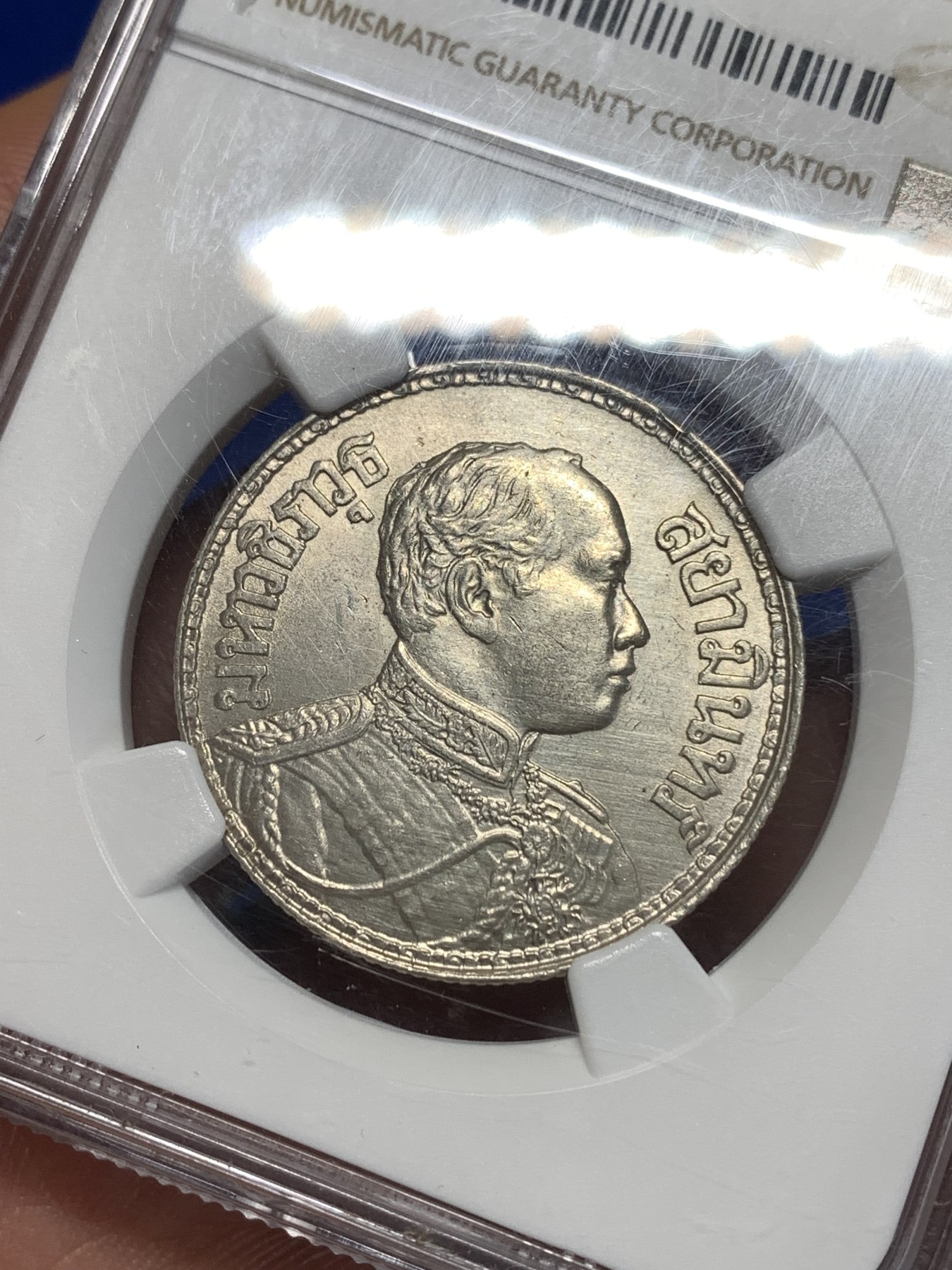 《竞宝斋》第260场-周日，周一，周二 3场连拍 (全场包邮) NGC UNCD 泰国1917年拉玛六世1泰铢银币 拉玛六世（1910-1925年在位）面值1泰铢泰国大象银币 状态不错