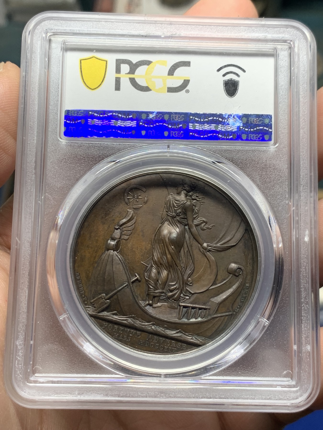 《竞宝斋》第260场-周日，周一，周二 3场连拍 (全场包邮) 唯一冠军分 PCGS SP64 法国1814年拿破仑一世巴黎之战原铸铜章 背面幸运女神站在一艘即将沉没的战船随之慢慢下沉 暗示是役巴黎的陷落 拿破仑帝国的崩溃 充满了哀伤的气息