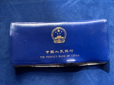《竞宝斋》第260场-周日，周一，周二 3场连拍 (全场包邮) - 7枚一组 中国1980长城币套装 上海造币厂 蓝色原厂塑胶套装 分至圓面值 附資料卡 内页轻微磨损整体完好 细节见图