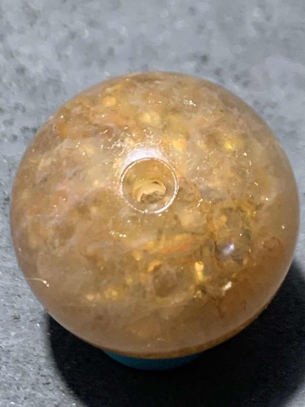 精美满冰飘战国红玛瑙手工雕刻钱币珠一颗！寓意：招财进宝