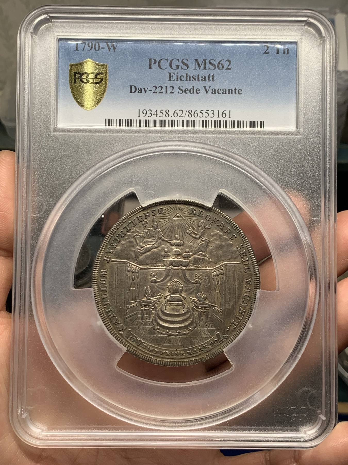 《竞宝斋》第260场-周日，周一，周二 3场连拍 (全场包邮) PCGS MS62 德国 1790 艾希施塔特教宗缺位2泰勒 56克德大银币 宗教色彩浓郁的一枚钱币，全知之眼与世界之树，大规格2T，自然深彩包浆 比白币上分更为难得