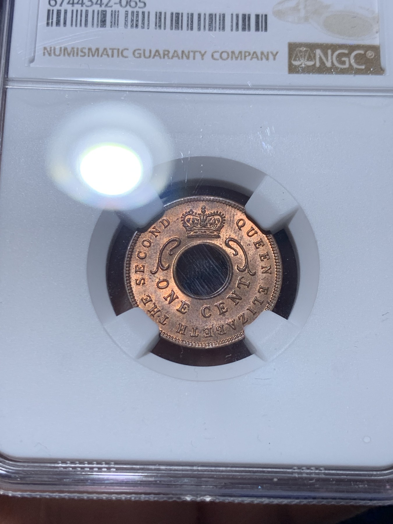 《竞宝斋》第260场-周日，周一，周二 3场连拍 (全场包邮) 两枚一组 NGC MS63/MS64RB 英属东非1911/1961年1分中孔币，从乔治五世东非乌干达保护地到伊丽莎白二世东非殖民地，相隔半个世纪的相遇