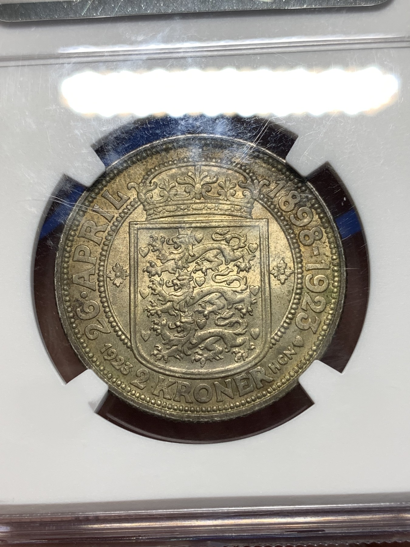 《竞宝斋》第260场-周日，周一，周二 3场连拍 (全场包邮) NGC MS63 丹麦王国克里斯坦十世1923年银婚纪念2克朗银币，欧洲老油彩，N对包浆币一般降分处理，换P大概率加分，发行量仅20.3万枚