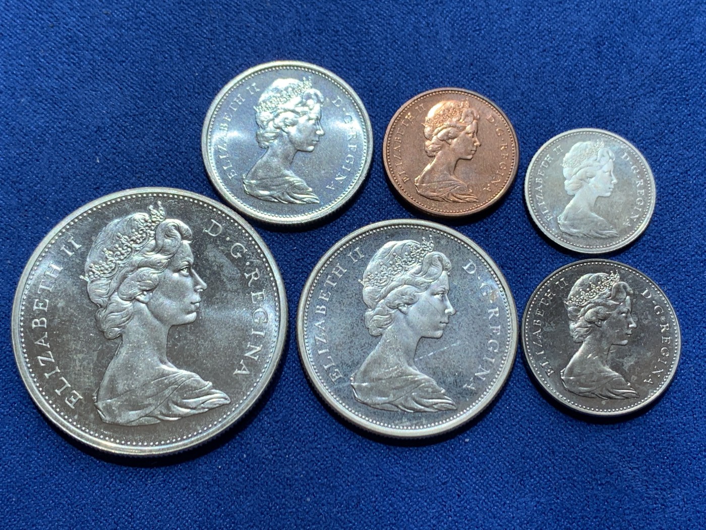 《竞宝斋》第260场-周日，周一，周二 3场连拍 (全场包邮) 6枚一组 加拿大1965年银套币 卷拆品相