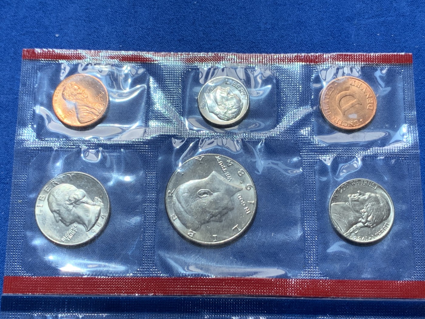 《竞宝斋》第260场-周日，周一，周二 3场连拍 (全场包邮) 两套一组 美国1984年六枚装精制套币