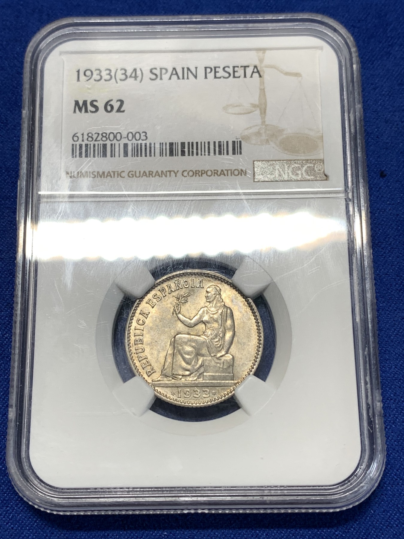 《竞宝斋》第260场-周日，周一，周二 3场连拍 (全场包邮) NGC MS62 西班牙 1933年 内战1比塞塔  拿花女神 银币 带五彩 少见品种