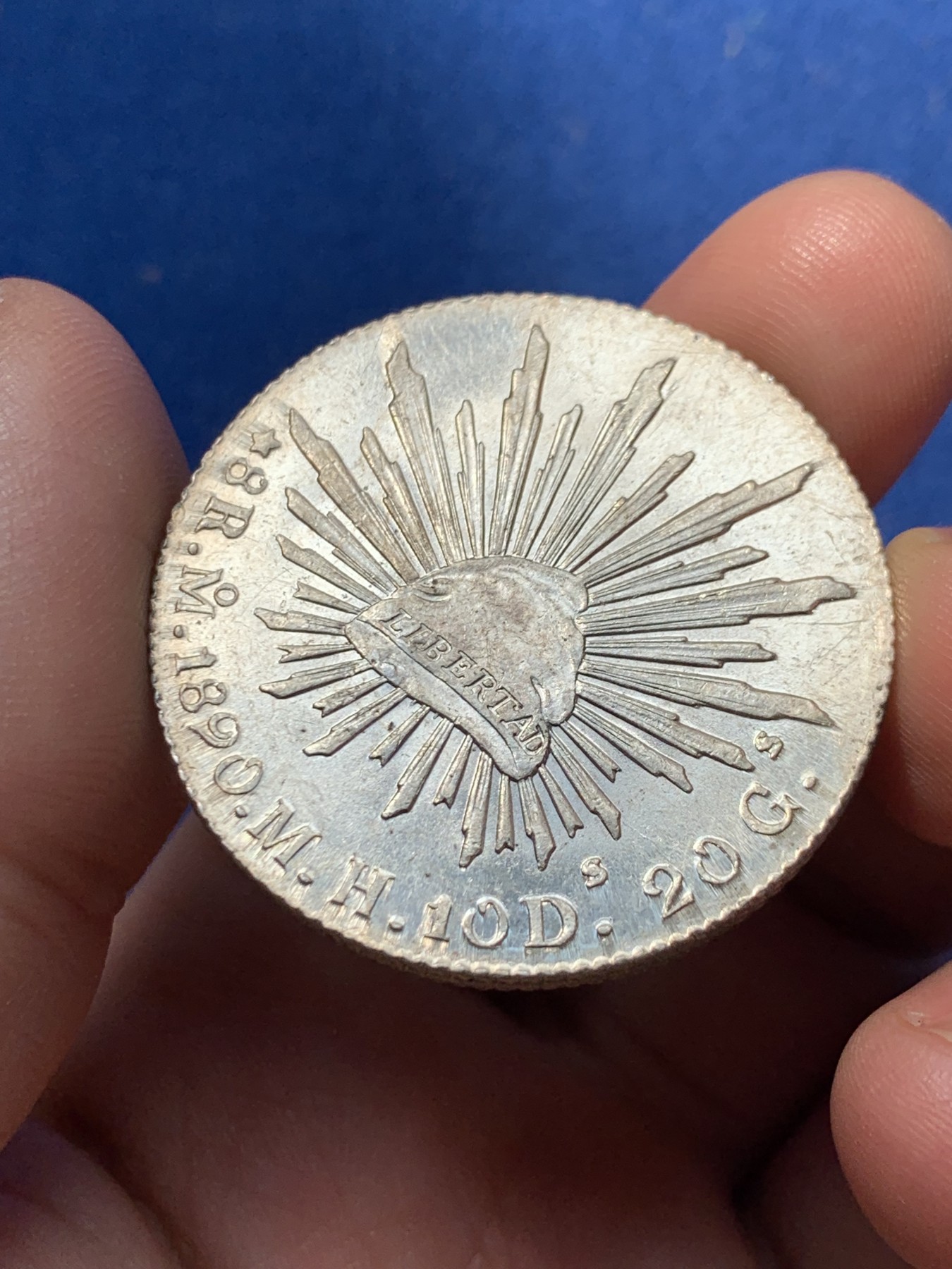 《竞宝斋》第260场-周日，周一，周二 3场连拍 (全场包邮) 1890年墨西哥8R鹰洋银币 带转光 鹰脖子上有戳 细节见图