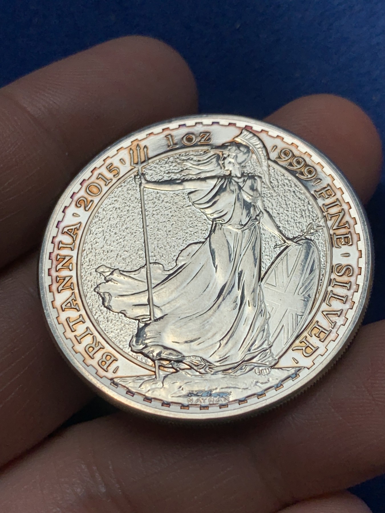 《竞宝斋》第260场-周日，周一，周二 3场连拍 (全场包邮) 2015年英国女神一盎司投资银币 999银