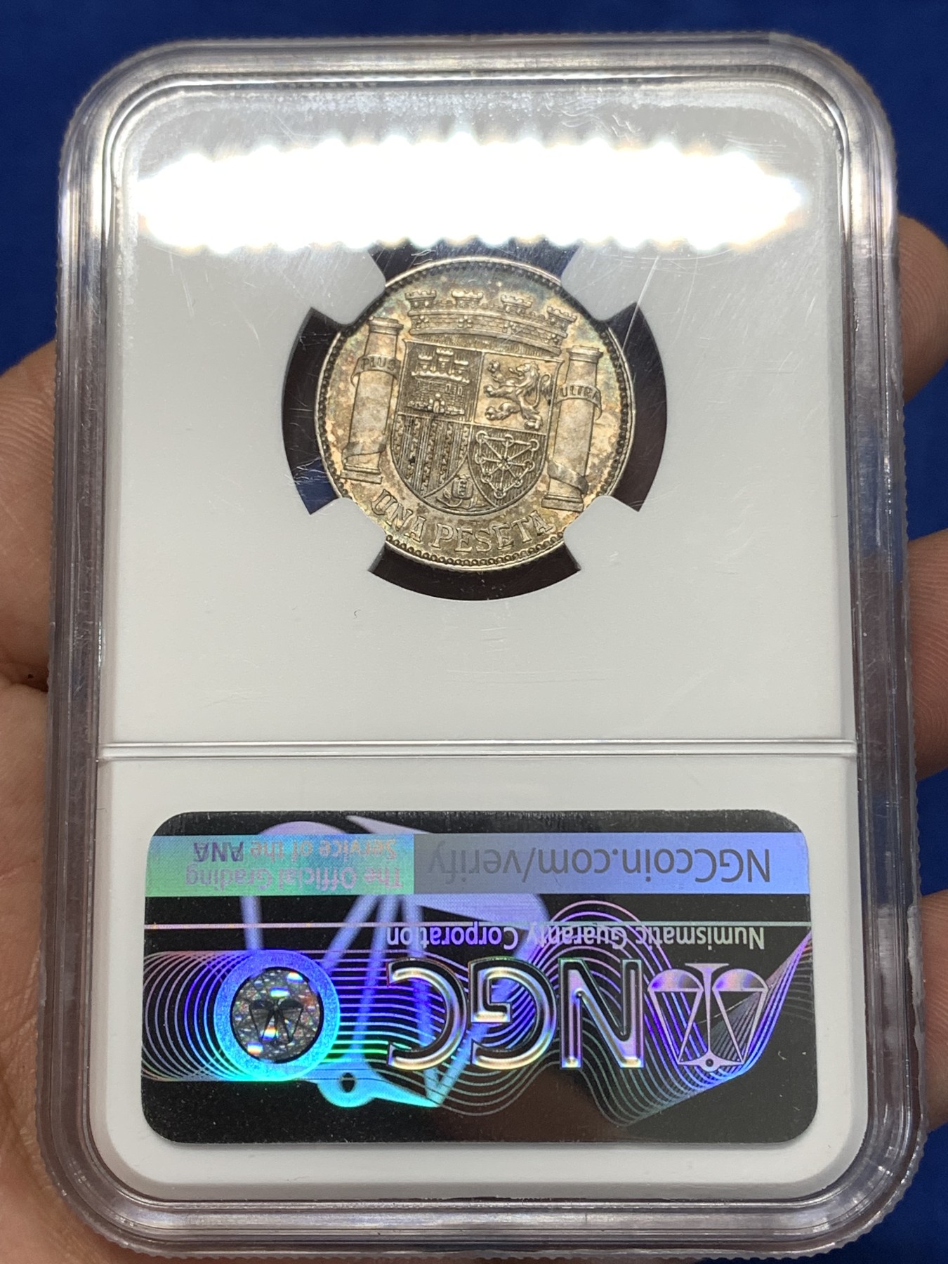 《竞宝斋》第260场-周日，周一，周二 3场连拍 (全场包邮) NGC MS62 西班牙 1933年 内战1比塞塔  拿花女神 银币 带五彩 少见品种