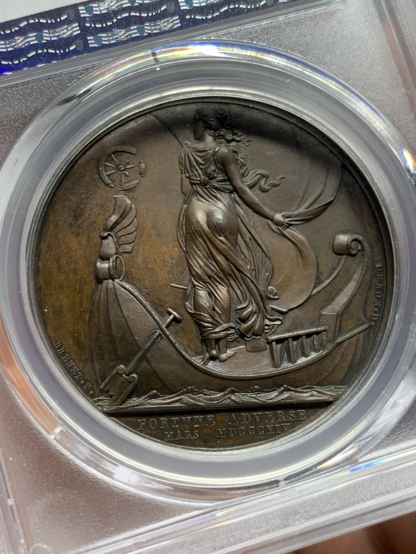 《竞宝斋》第260场-周日，周一，周二 3场连拍 (全场包邮) 唯一冠军分 PCGS SP64 法国1814年拿破仑一世巴黎之战原铸铜章 背面幸运女神站在一艘即将沉没的战船随之慢慢下沉 暗示是役巴黎的陷落 拿破仑帝国的崩溃 充满了哀伤的气息