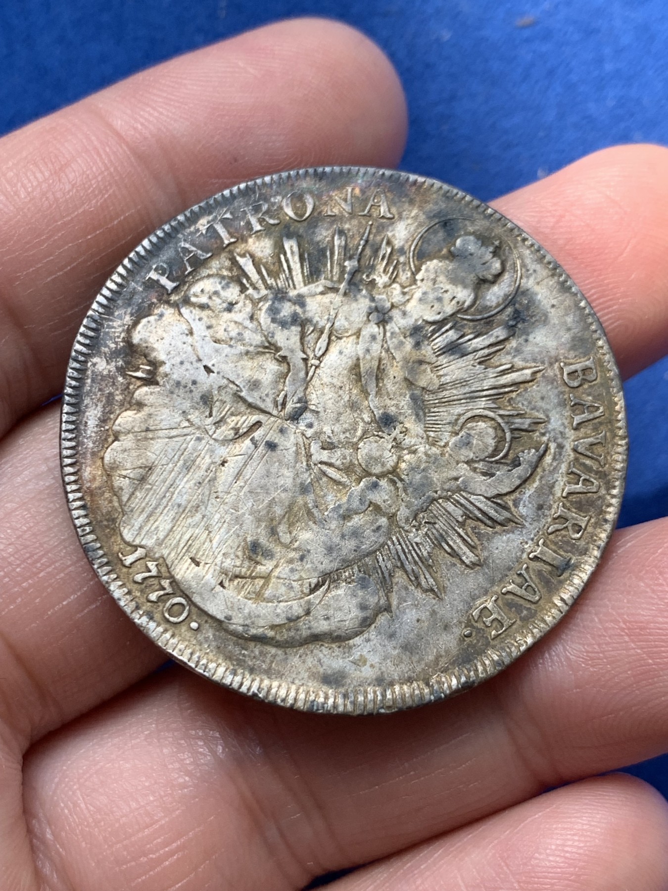 《竞宝斋》第260场-周日，周一，周二 3场连拍 (全场包邮) 德国 1770年 巴伐利亚 马克西米利安 圣母抱婴 泰勒大银币 上边缘有磨痕 细节见图