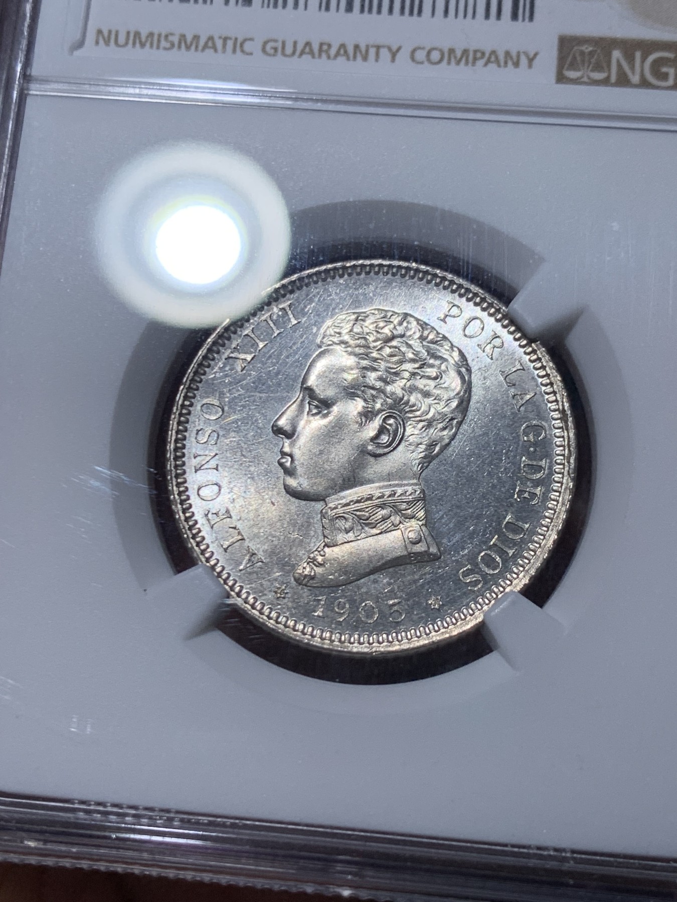 《竞宝斋》第260场-周日，周一，周二 3场连拍 (全场包邮) NGC MS62 西班牙1905阿方索十三世2比塞塔银币