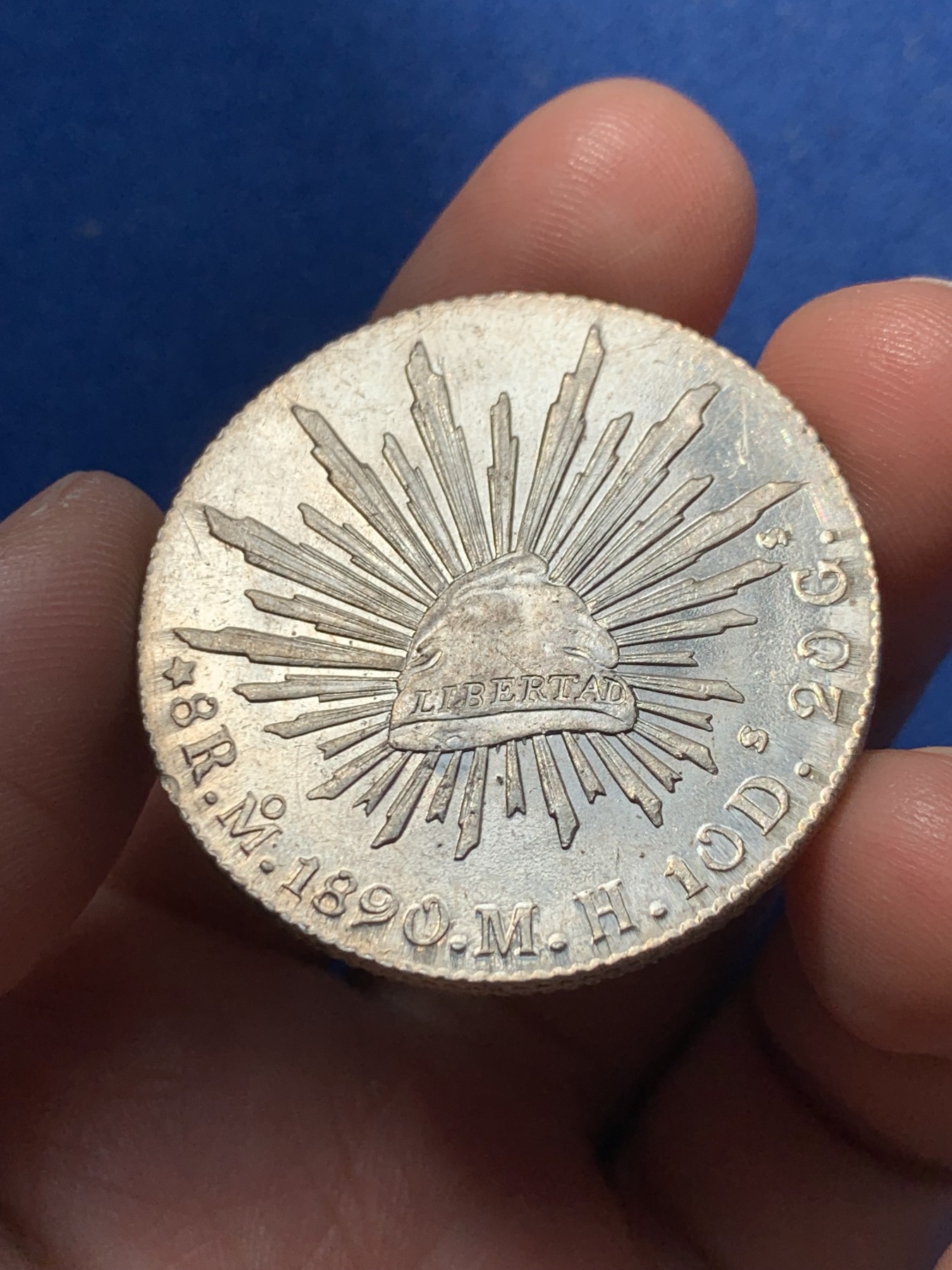 《竞宝斋》第260场-周日，周一，周二 3场连拍 (全场包邮) 1890年墨西哥8R鹰洋银币 带转光 鹰脖子上有戳 细节见图