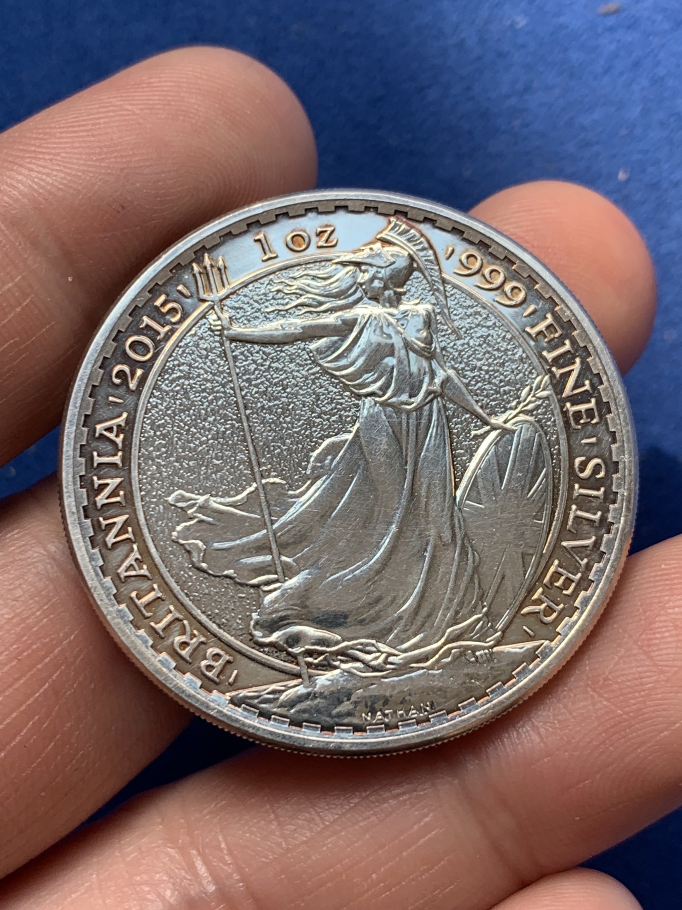 《竞宝斋》第260场-周日，周一，周二 3场连拍 (全场包邮) 2015年英国女神一盎司投资银币 999银