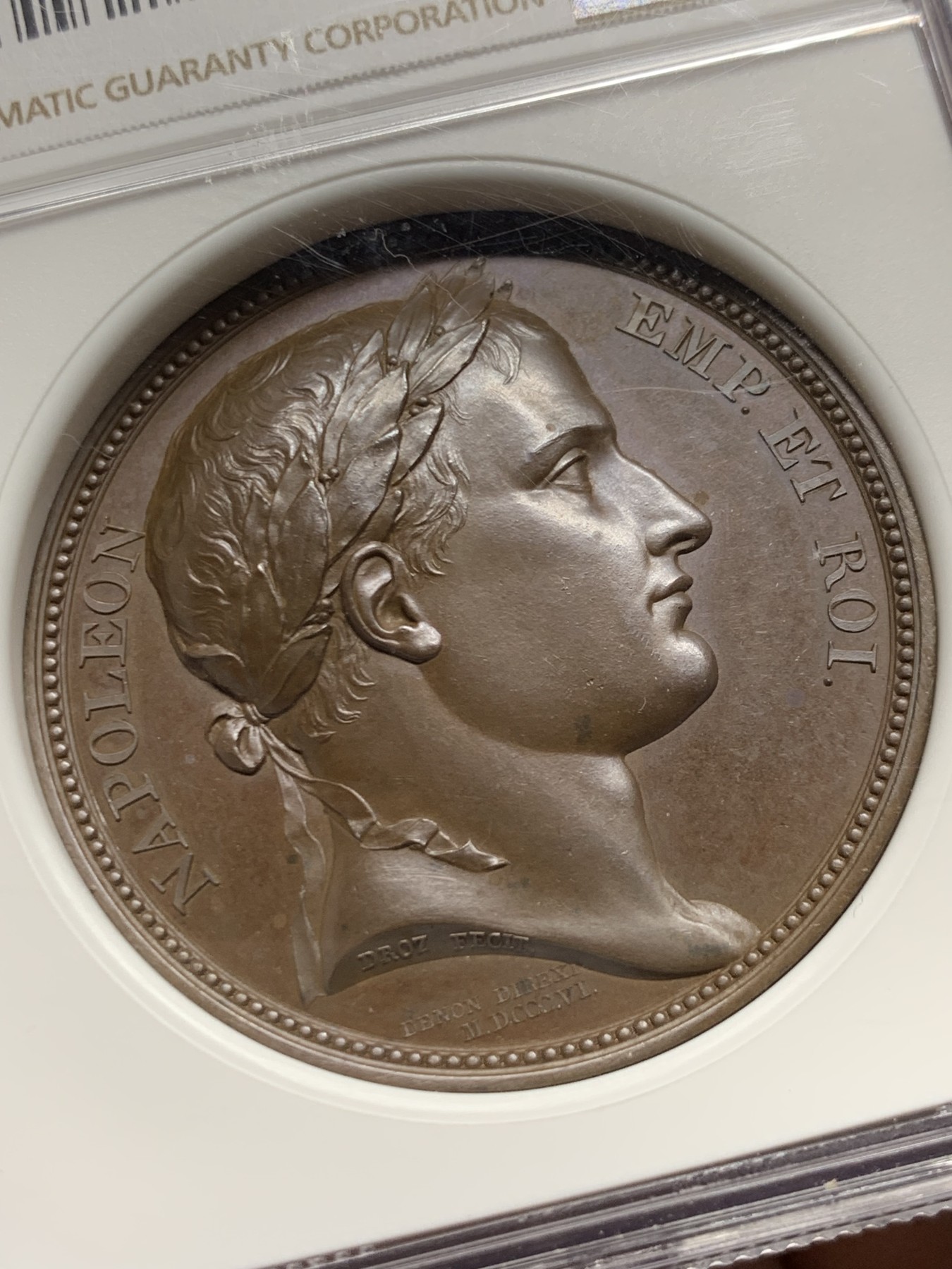 《竞宝斋》第260场-周日，周一，周二 3场连拍 (全场包邮) NGC MS66BN  法国 拿破仑 普雷斯堡和平纪念大铜章 加厚盒子 巧克力包浆 66分差不多是铜章的顶级分数了