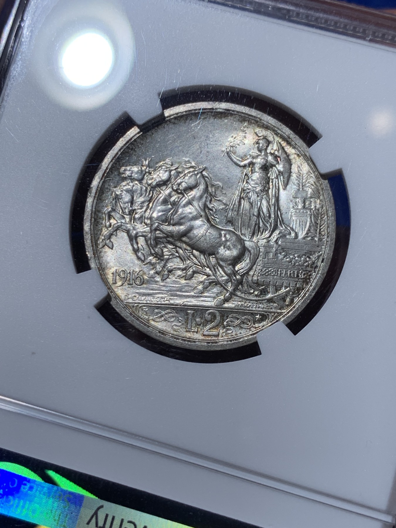 《竞宝斋》第260场-周日，周一，周二 3场连拍 (全场包邮) NGC MS63 意大利 1916年 马车 2里拉 银币 转光好品