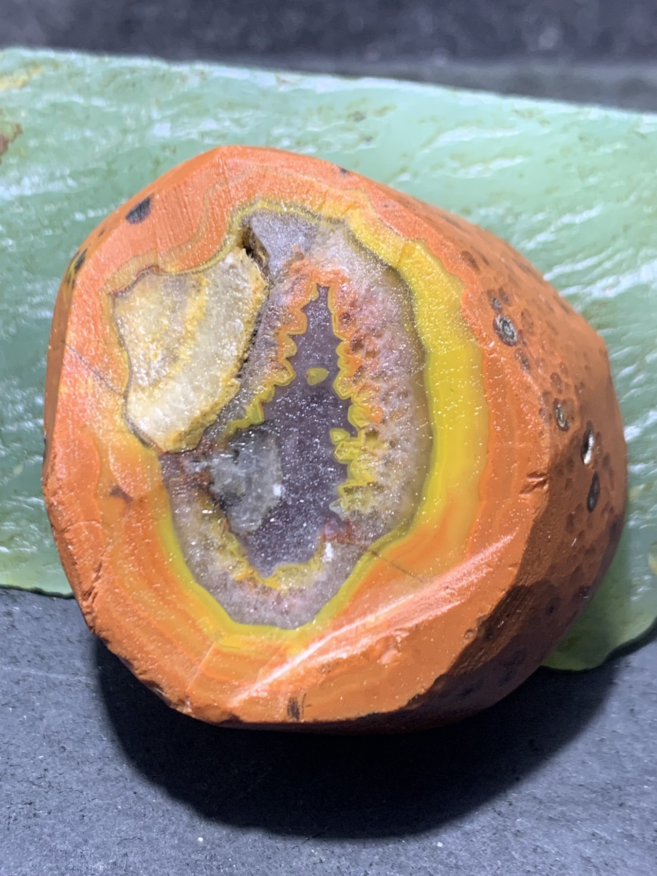 精美冰飘亚光战国红玛瑙明料原石一个！