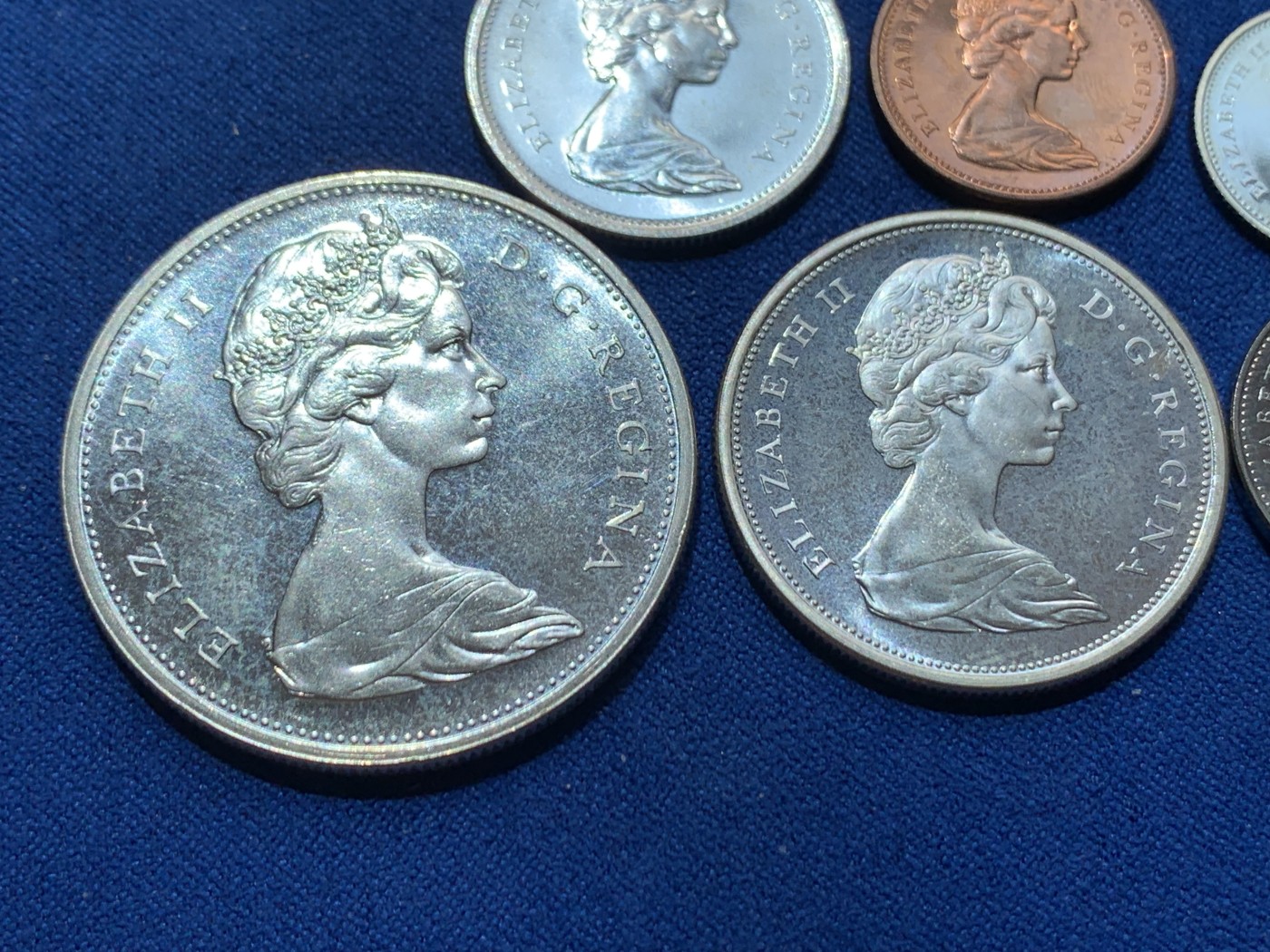 《竞宝斋》第260场-周日，周一，周二 3场连拍 (全场包邮) 6枚一组 加拿大1965年银套币 卷拆品相