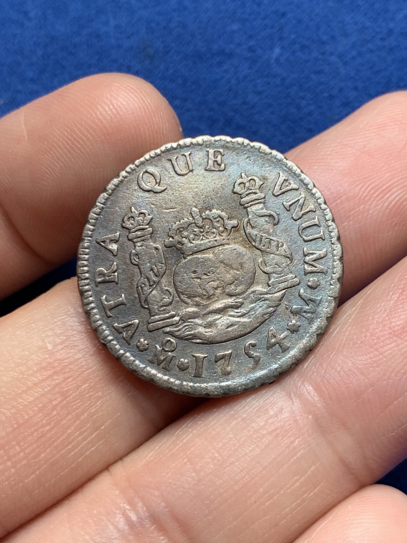 《竞宝斋》第260场-周日，周一，周二 3场连拍 (全场包邮) 西属墨西哥1754年斐迪南六世地球双柱2R银币 打制状态都不错 细节见图