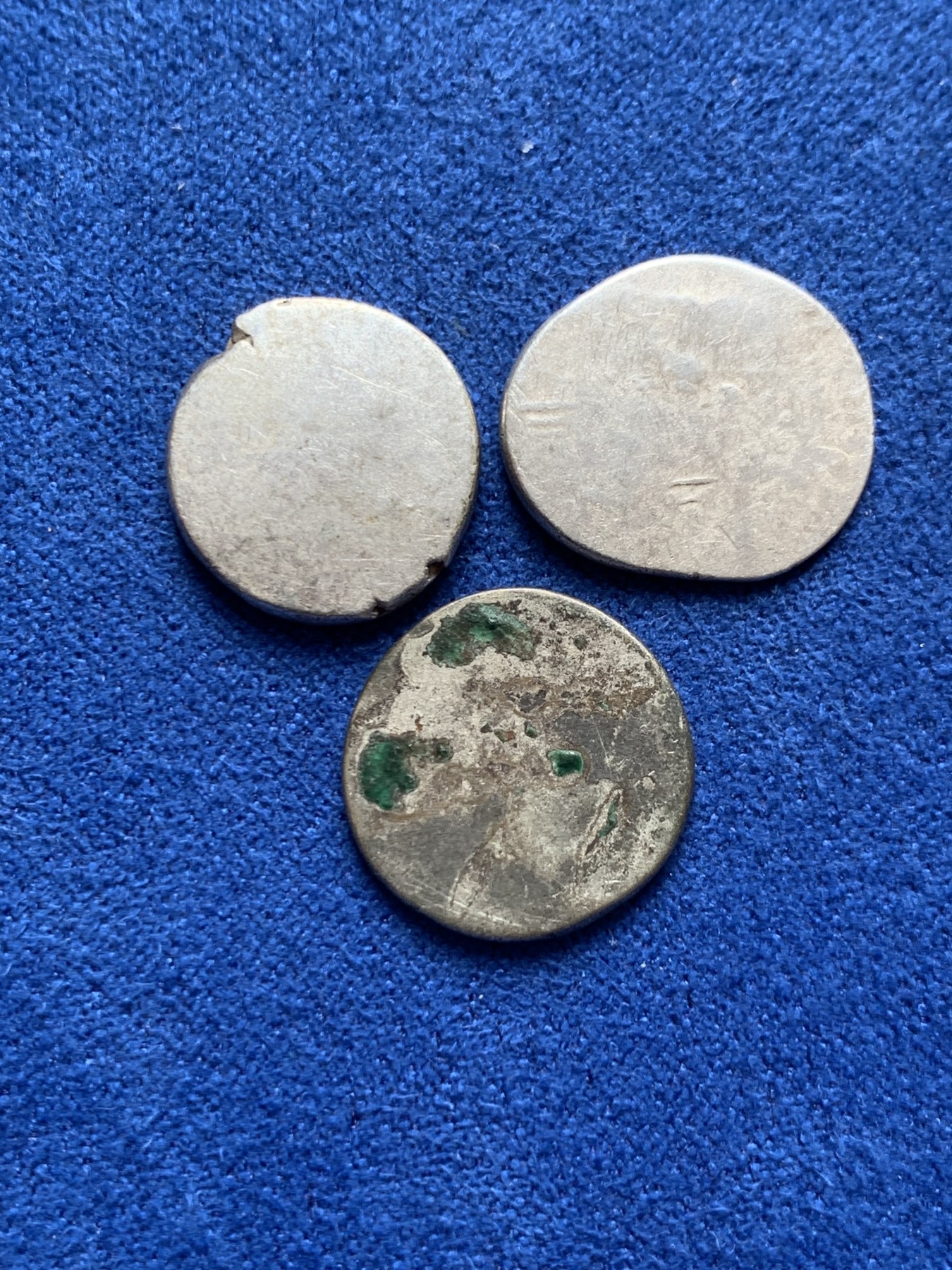 《竞宝斋》第260场-周日，周一，周二 3场连拍 (全场包邮) 3枚一组 柬埔寨金边王朝小鸟打制银币