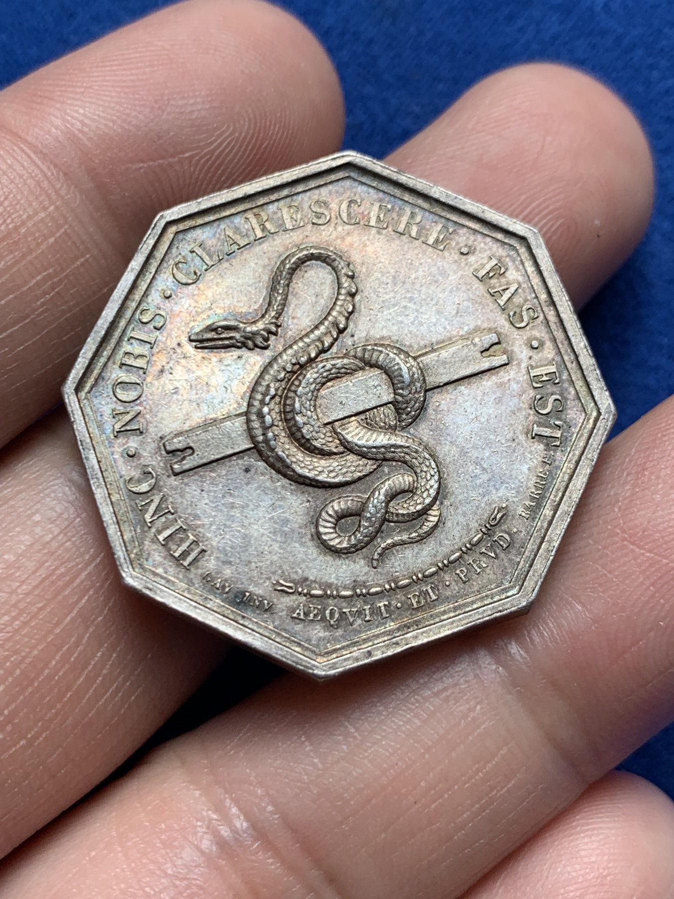 《竞宝斋》第260场-周日，周一，周二 3场连拍 (全场包邮) 法国特雷武公证处八角银质代币，17.52g，32mm，丰饶角边铭