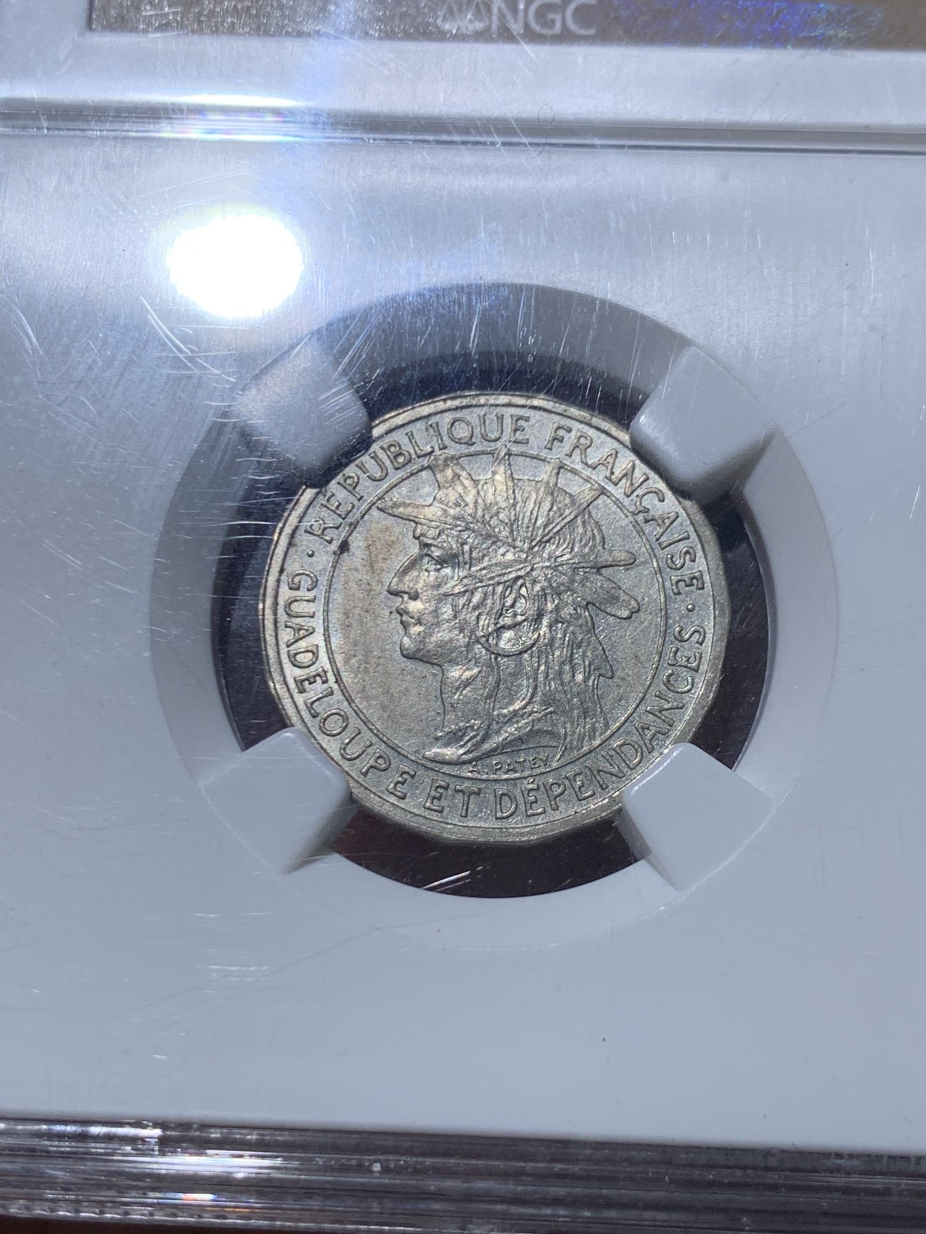 《竞宝斋》第260场-周日，周一，周二 3场连拍 (全场包邮) NGC MS62 1903年瓜德罗普法国殖民地50生丁  稀少的1903版