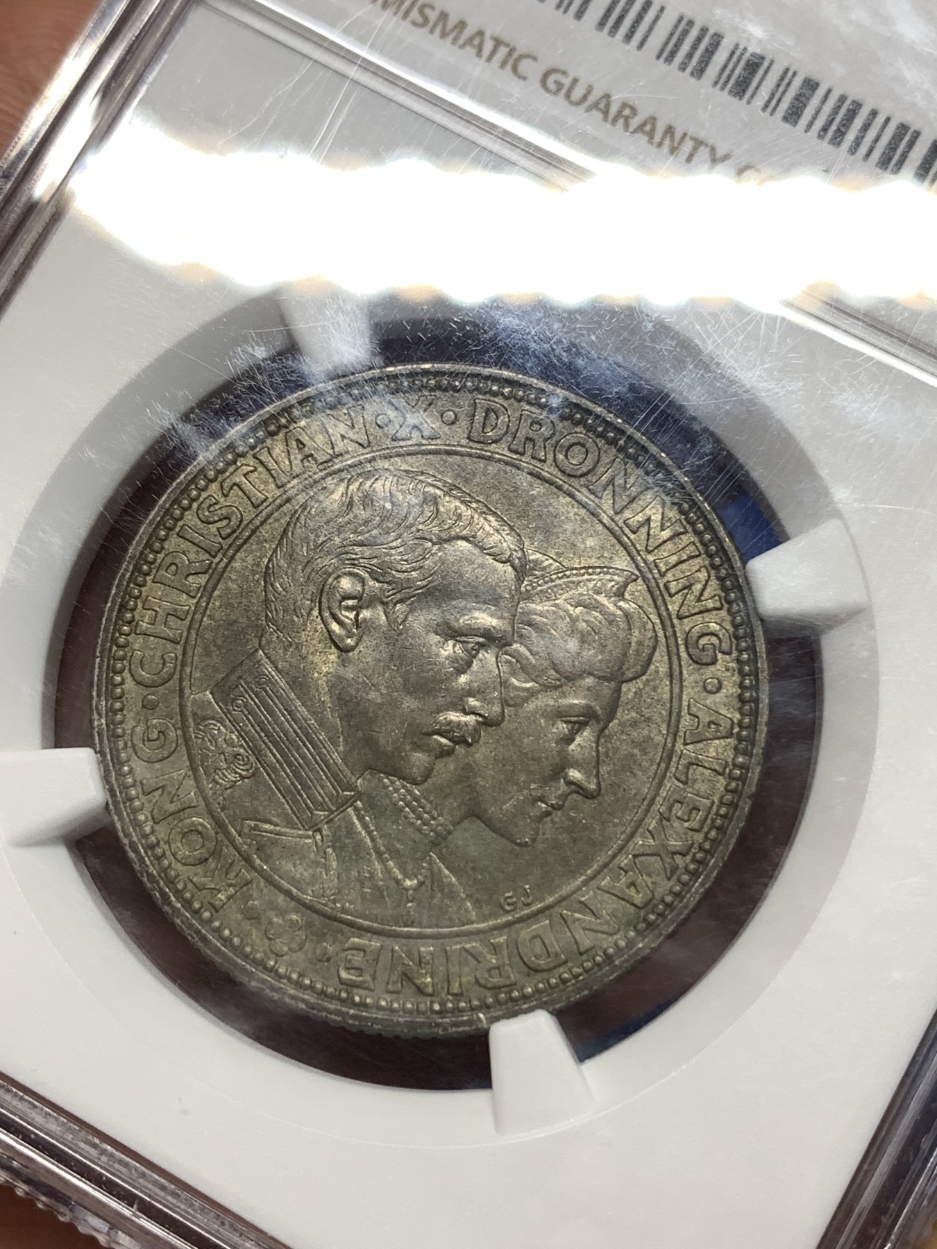 《竞宝斋》第260场-周日，周一，周二 3场连拍 (全场包邮) NGC MS63 丹麦王国克里斯坦十世1923年银婚纪念2克朗银币，欧洲老油彩，N对包浆币一般降分处理，换P大概率加分，发行量仅20.3万枚