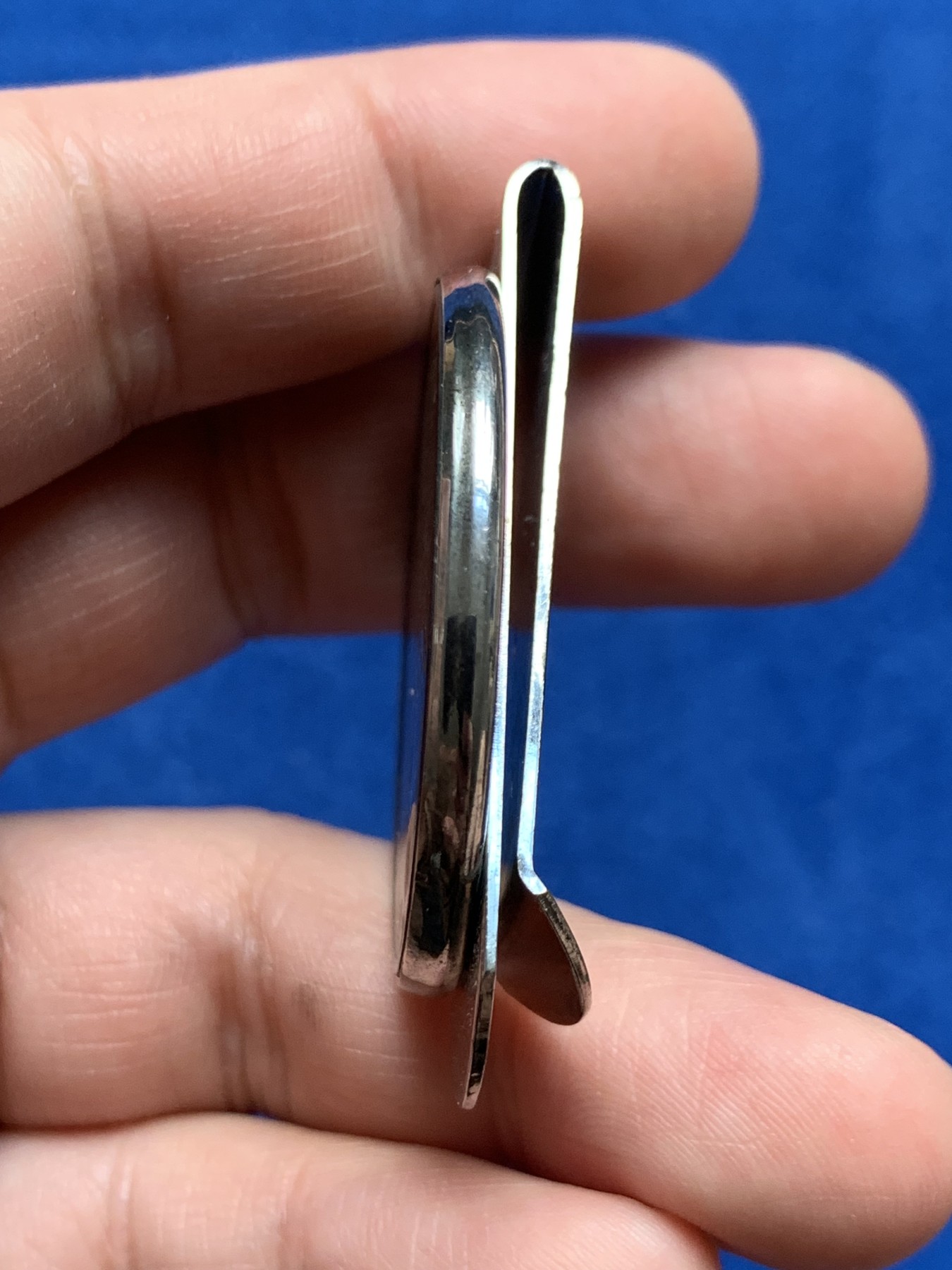 《竞宝斋》第261场-周日，周一，周二 3场连拍 (全场包邮) 美国1922和平鸽银币衣夹一枚，UNC品种带光