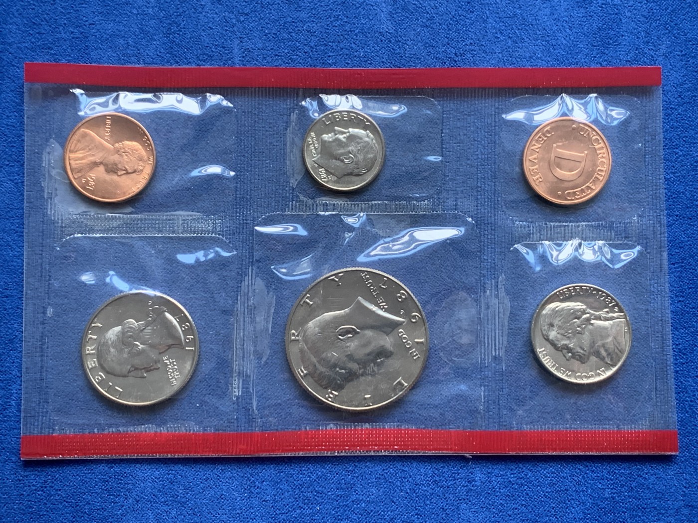 《竞宝斋》第261场-周日，周一，周二 3场连拍 (全场包邮) 两套一组 美国1987年六枚装精制套币