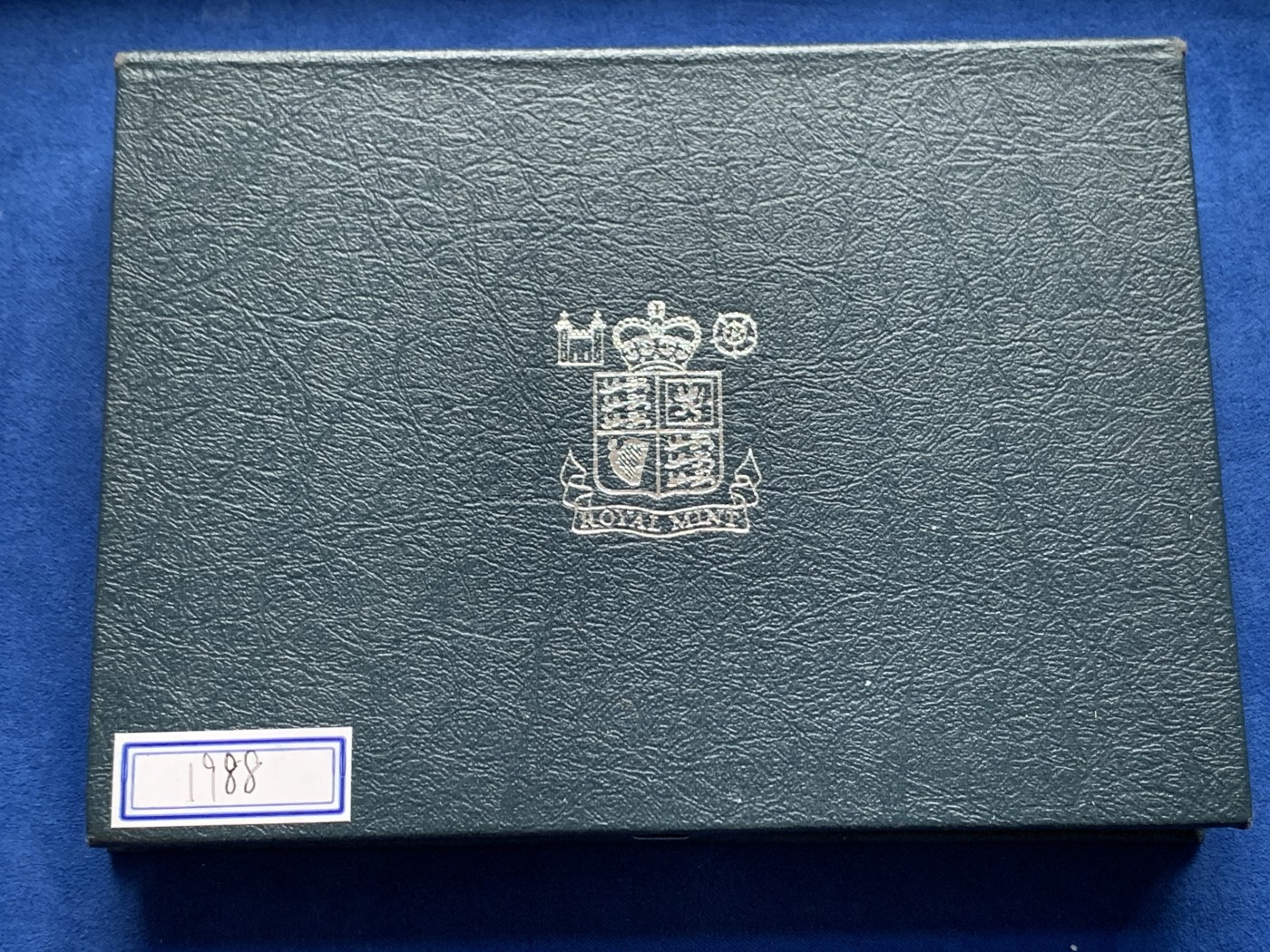 《竞宝斋》第261场-周日，周一，周二 3场连拍 (全场包邮) 英国1988年7枚装精制套币 proof set 盾徽一英镑