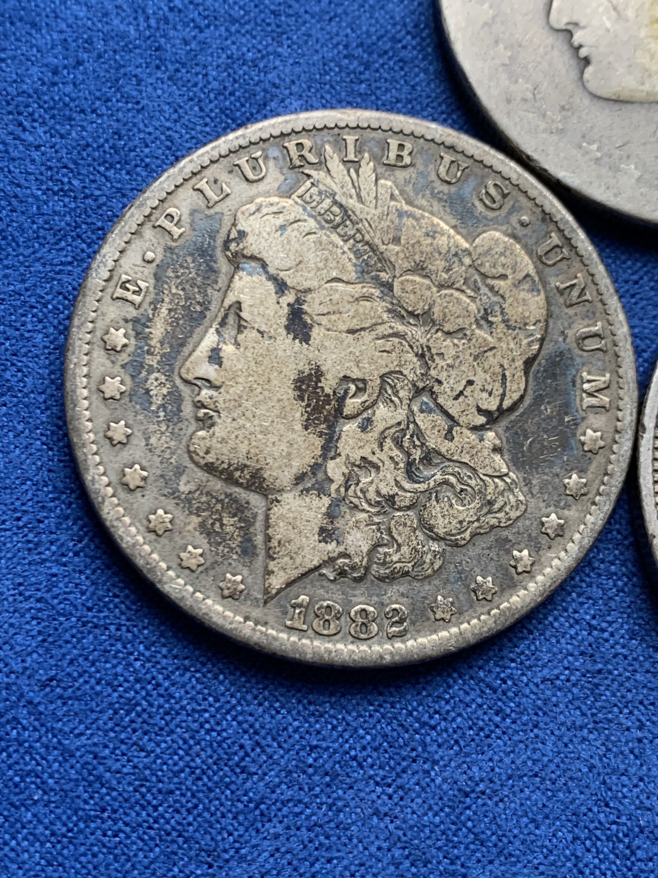 《竞宝斋》第261场-周日，周一，周二 3场连拍 (全场包邮) 3枚一组 美国摩根银币 3个不同年份 细节见图