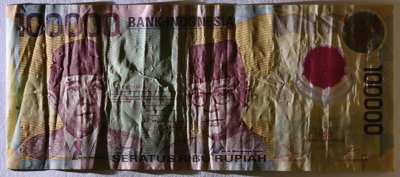 紫瑗钱币——第357期拍卖—— 纸币场 印度尼西亚 1999年 苏哈托总统 100000卢比 塑料钞 流通品 (P-140)