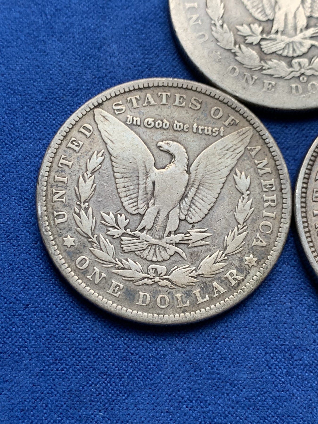 《竞宝斋》第261场-周日，周一，周二 3场连拍 (全场包邮) 3枚一组 美国摩根银币 3个不同年份 细节见图