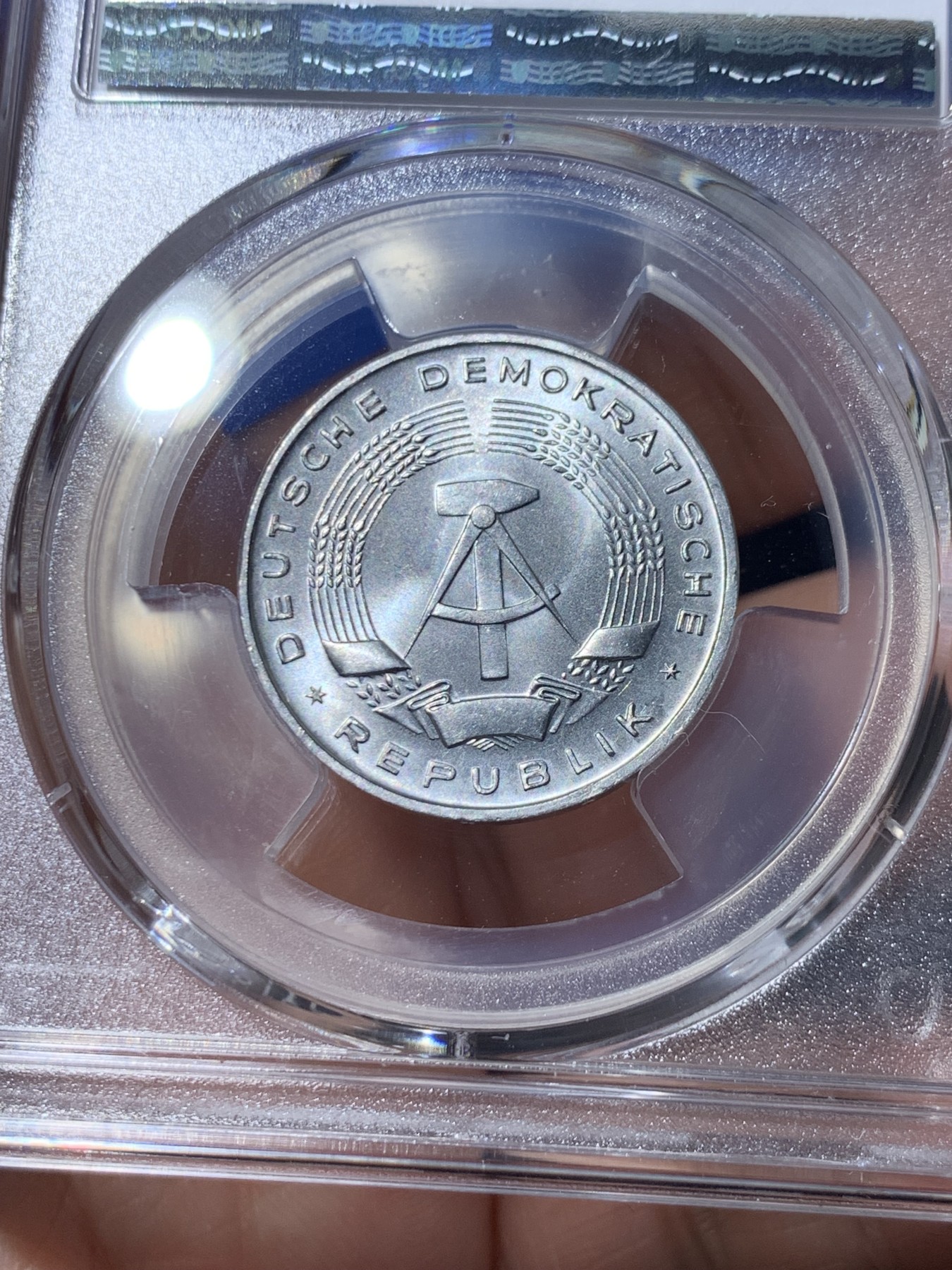 《竞宝斋》第261场-周日，周一，周二 3场连拍 (全场包邮) PCGS金盾 MS66 东德双排字1962年1马克铝币