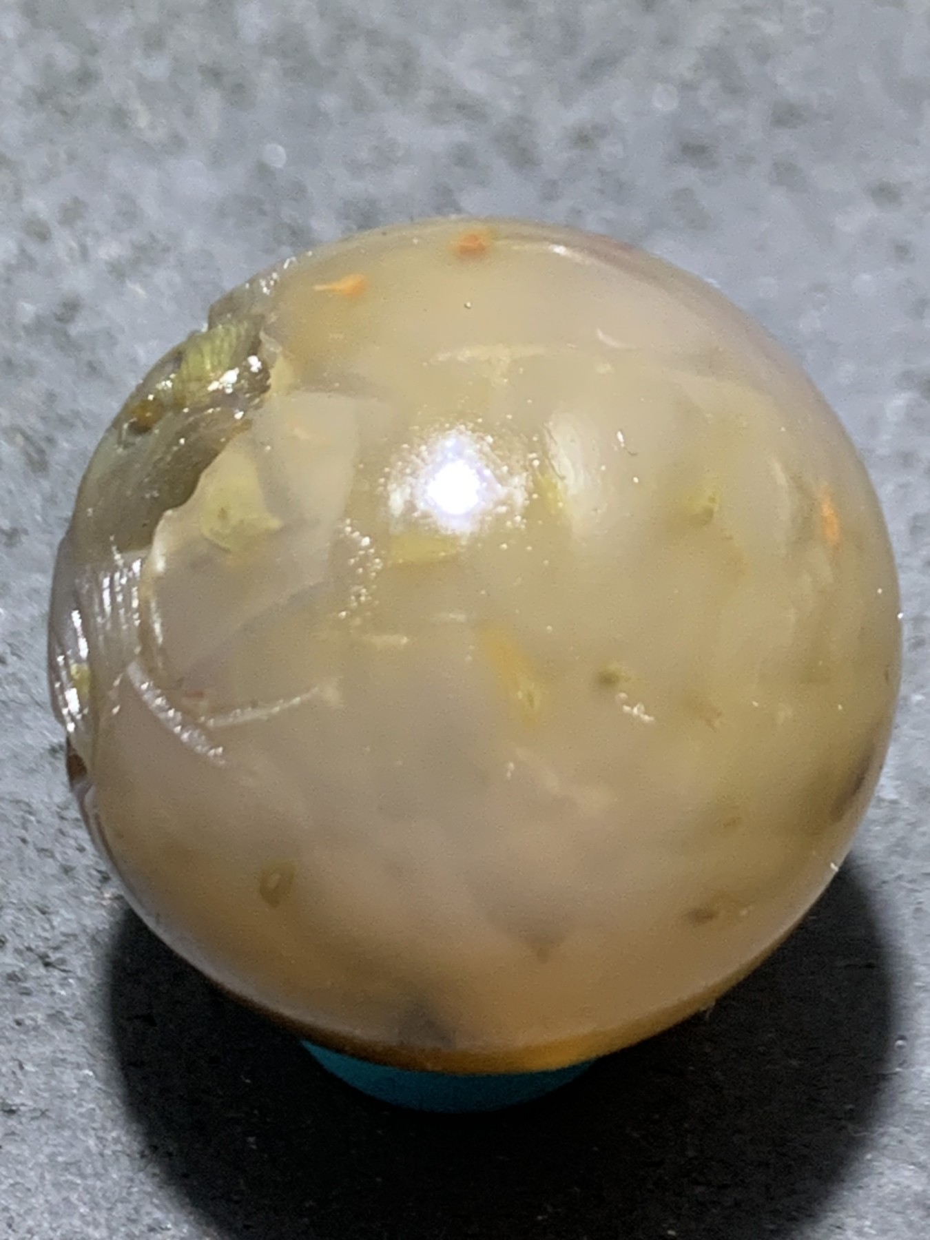 精美亚光冻料战国红玛瑙手工俏色巧雕刻小鸡出壳珠子一颗