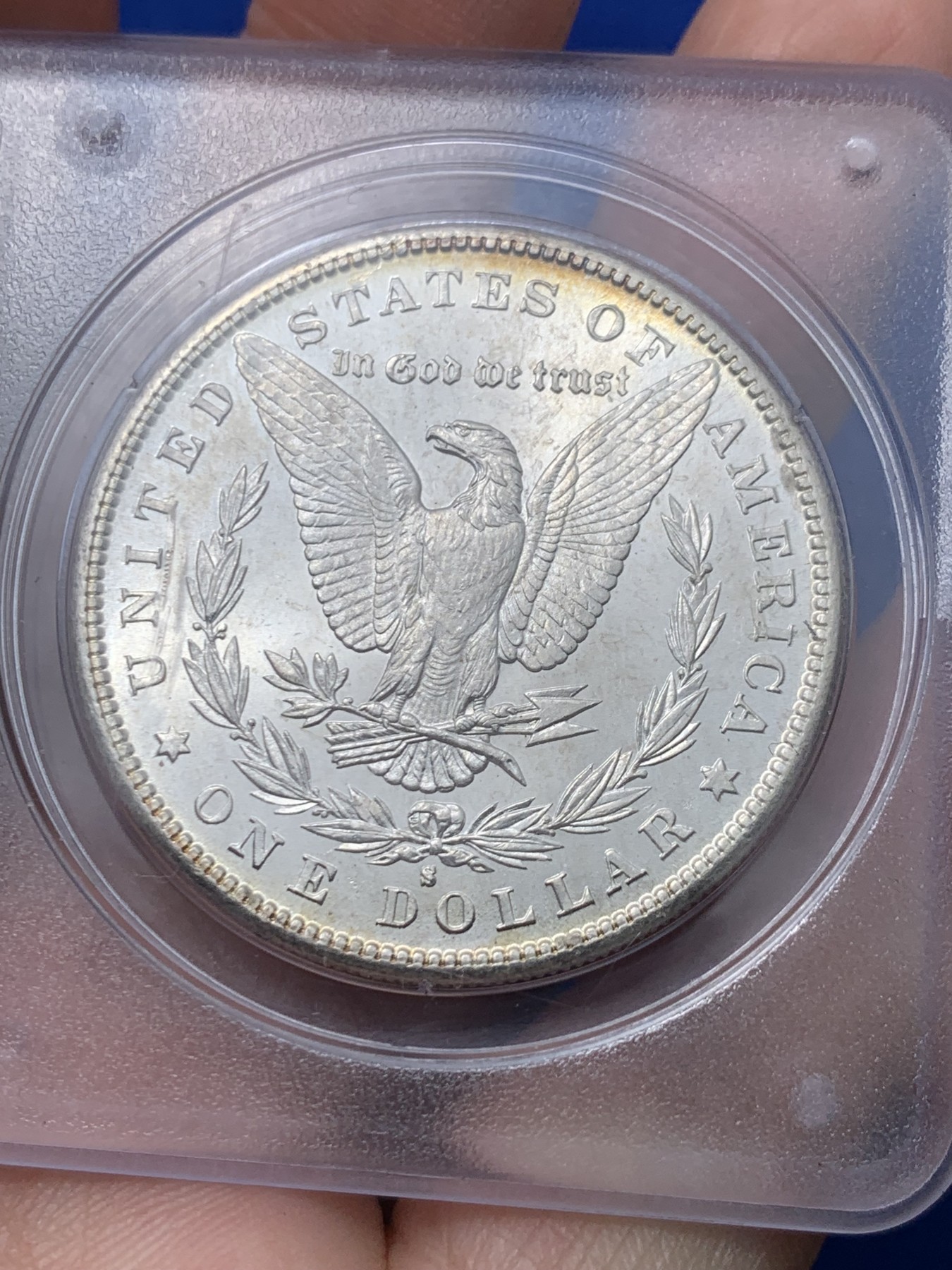 《竞宝斋》第261场-周日，周一，周二 3场连拍 (全场包邮) PCGS MS64 美国 1881年 摩根一美元 rattler 一代盒 正面红紫色包浆 低评状态 背面盒子有小划