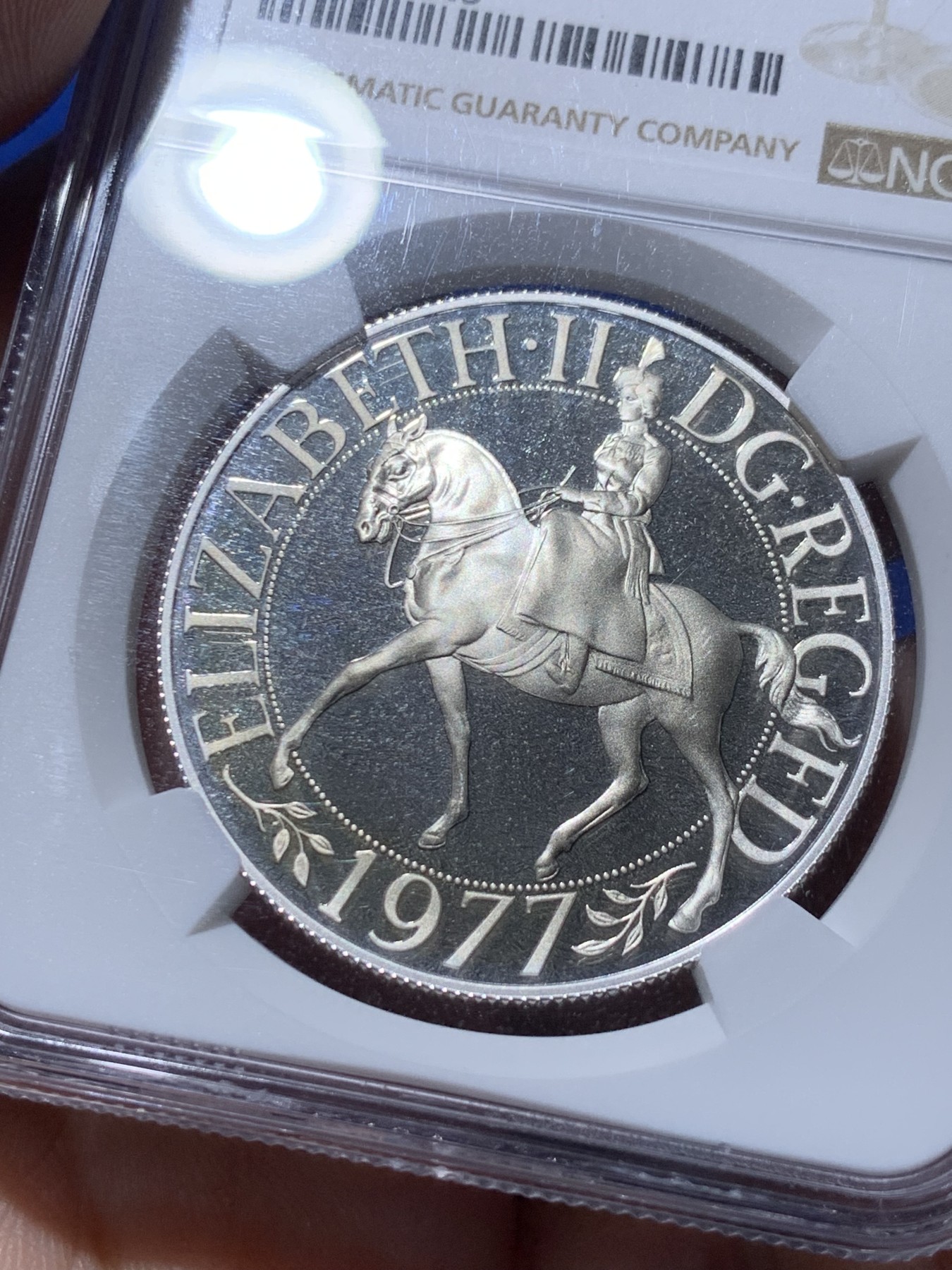 《竞宝斋》第261场-周日，周一，周二 3场连拍 (全场包邮) NGC PF69UC 英国 1977年 25便士 女王伊丽莎白二世在位25周年 银币